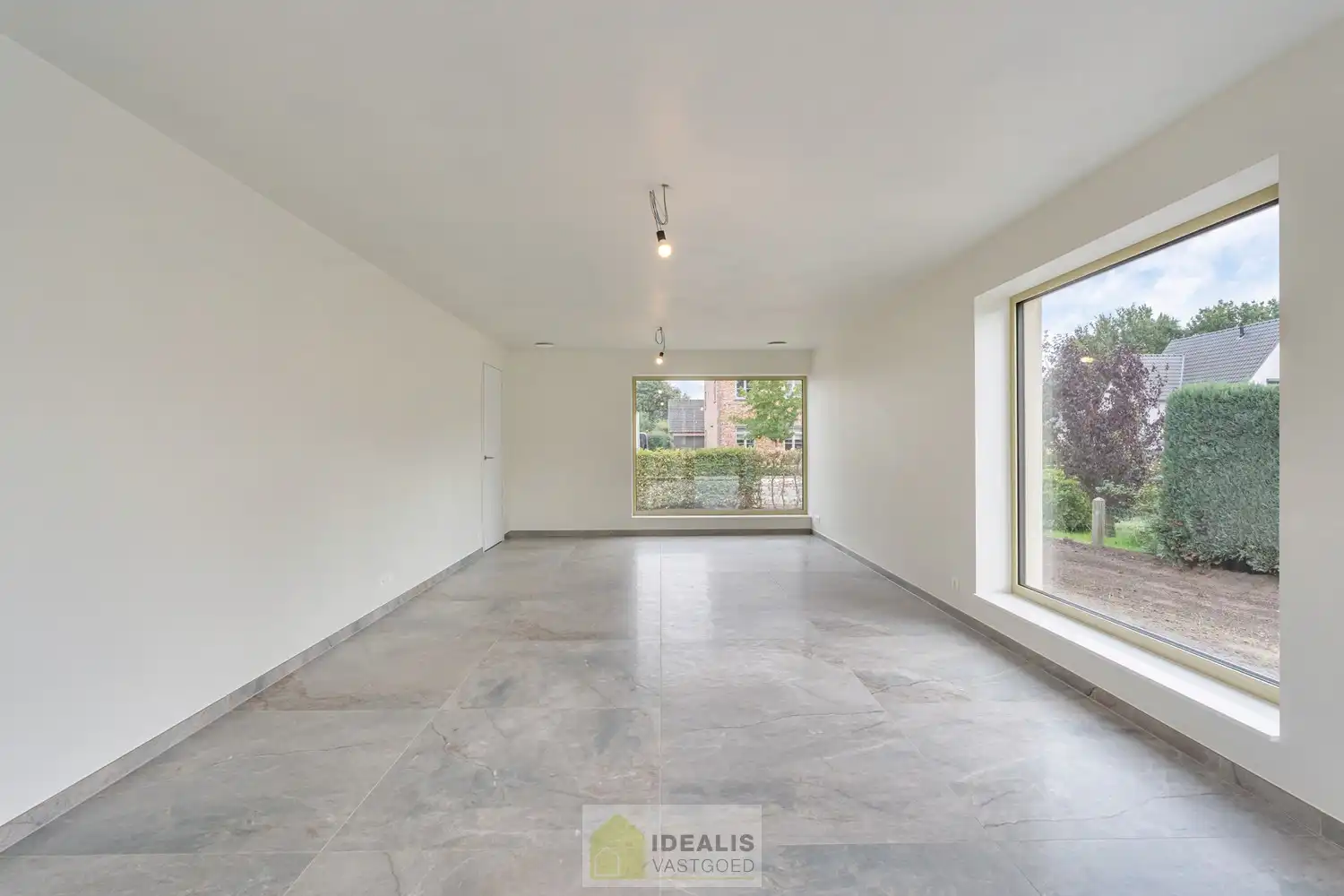 Schitterend volledig vernieuwde woning met 3 ruime slaapkamers foto 13