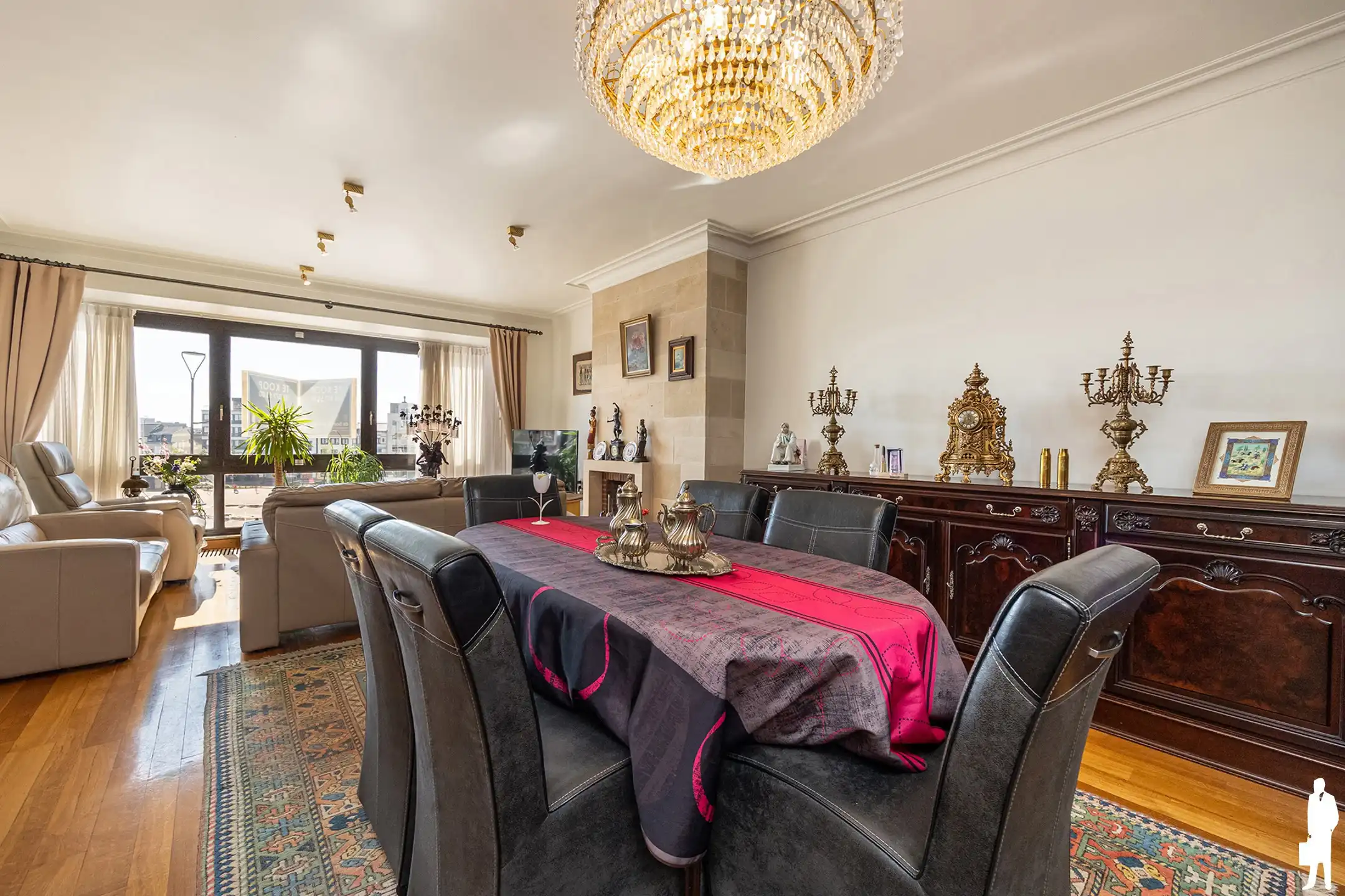 Ruim appartement met 2 slpk en 3 terrassen aan de Grote Markt foto 5