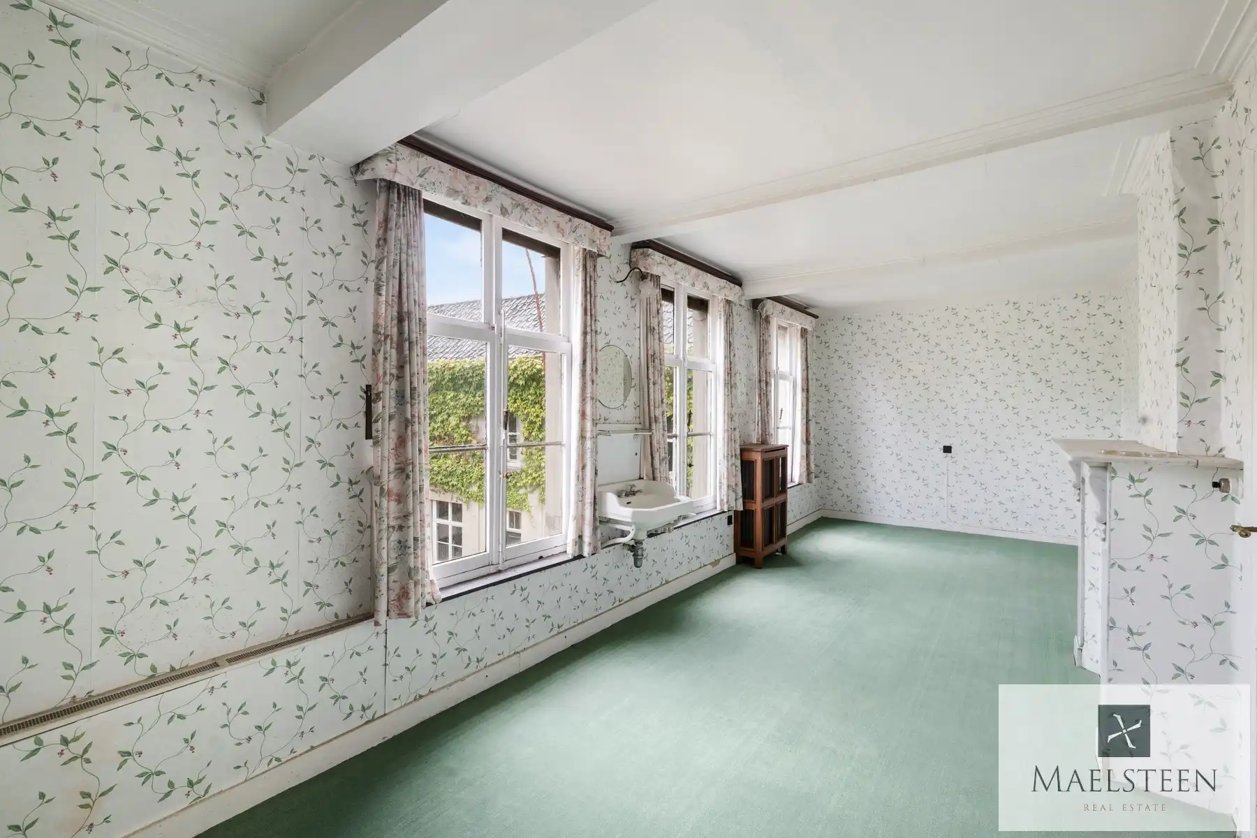 Historisch herenhuis op 3.611m2 in centrum Ruiselede foto 18