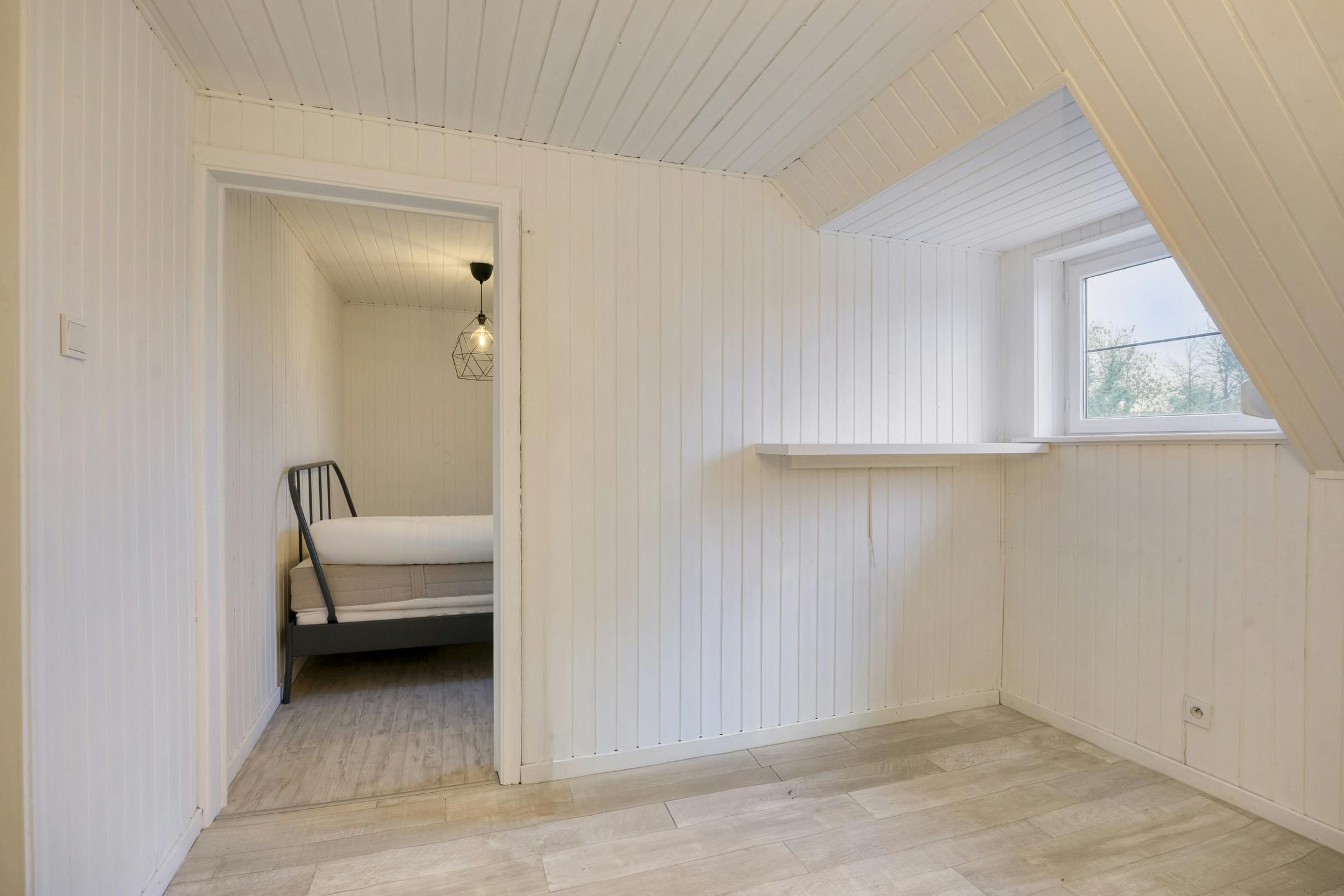 Goed gelegen stadswoning met 4 slaapkamers, tuin en garagebox + 12 zonnepanelen foto 19