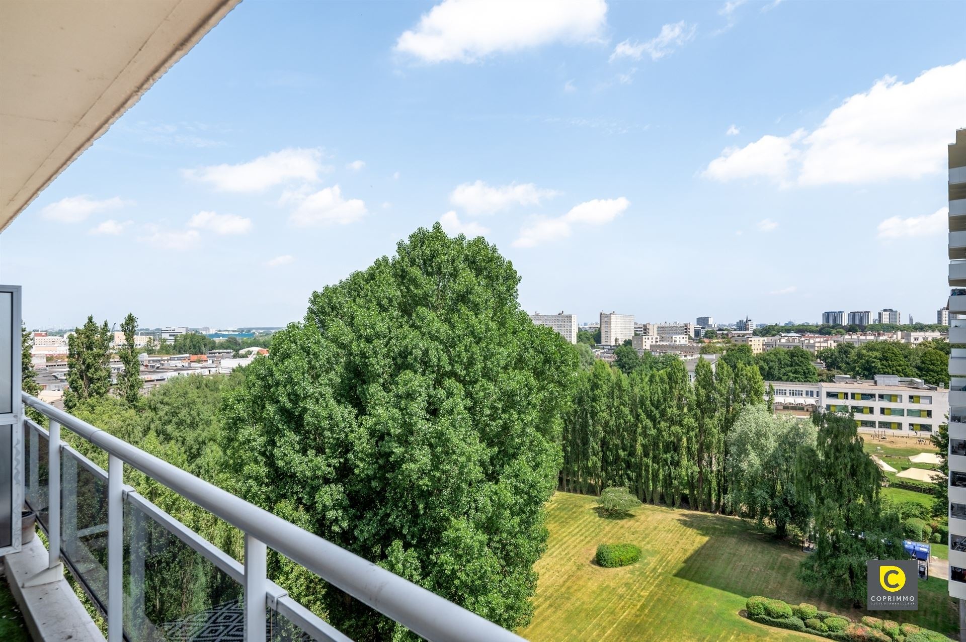 Instapklaar appartement met dubbel terras foto 13