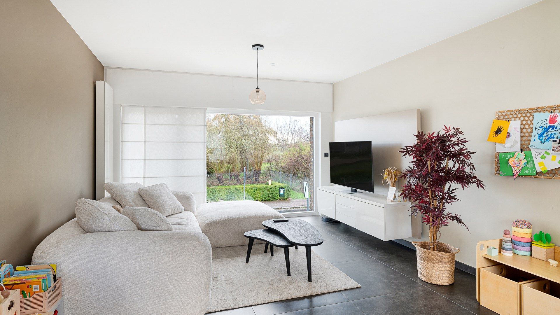 Halfopen woning met 2 garages en tuin te Heist foto 2