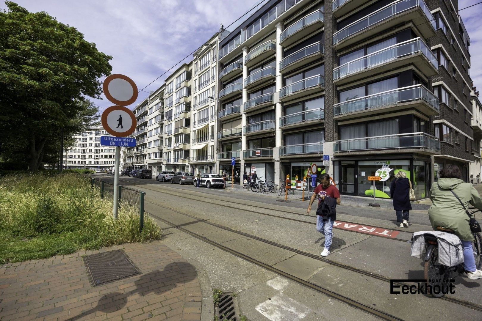 Mooi en centraal gelegen 2 slaapkamerappartement met open zicht! foto 15