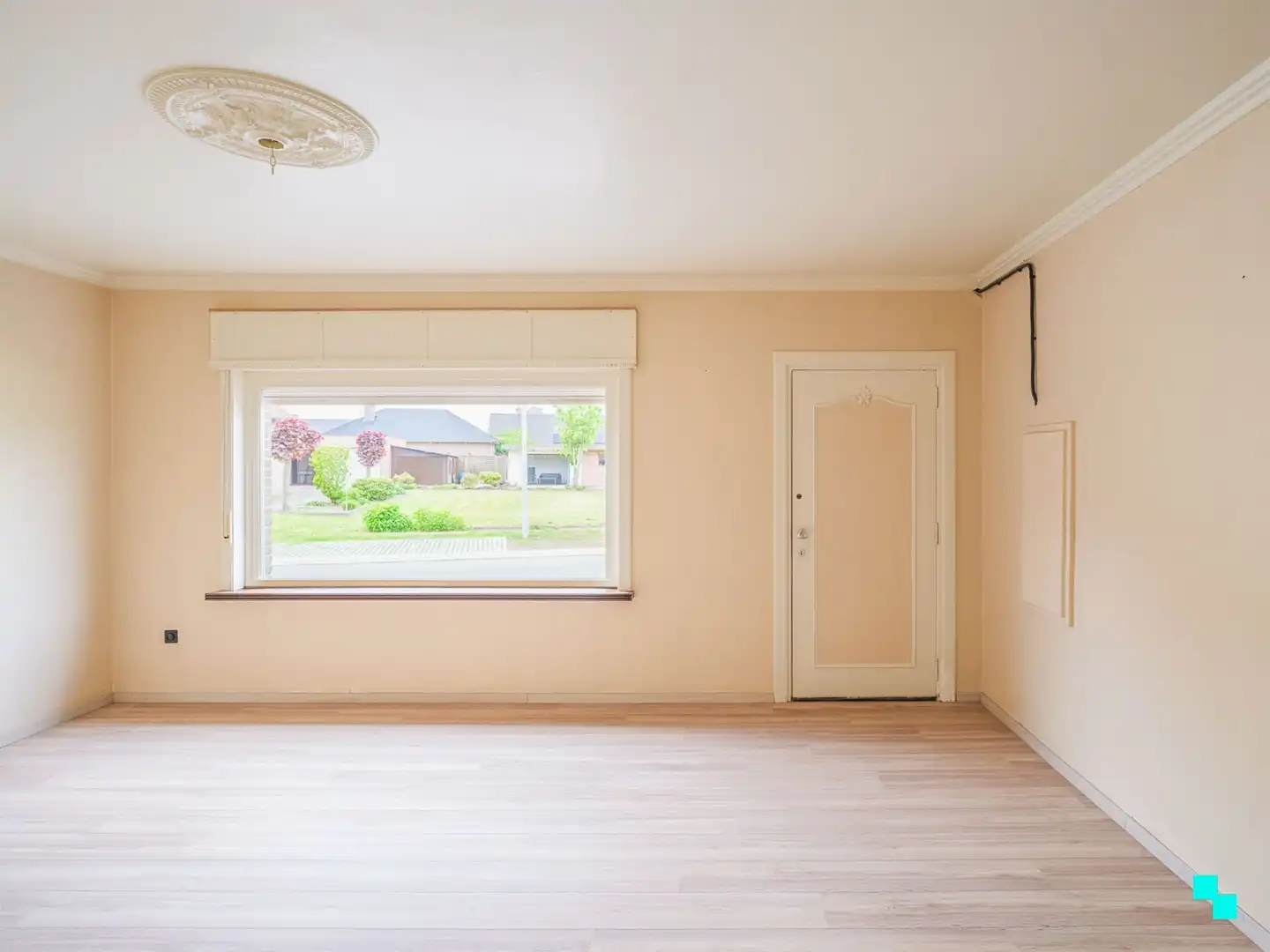 Ruime, te renoveren woning in het mooie Asper foto 2