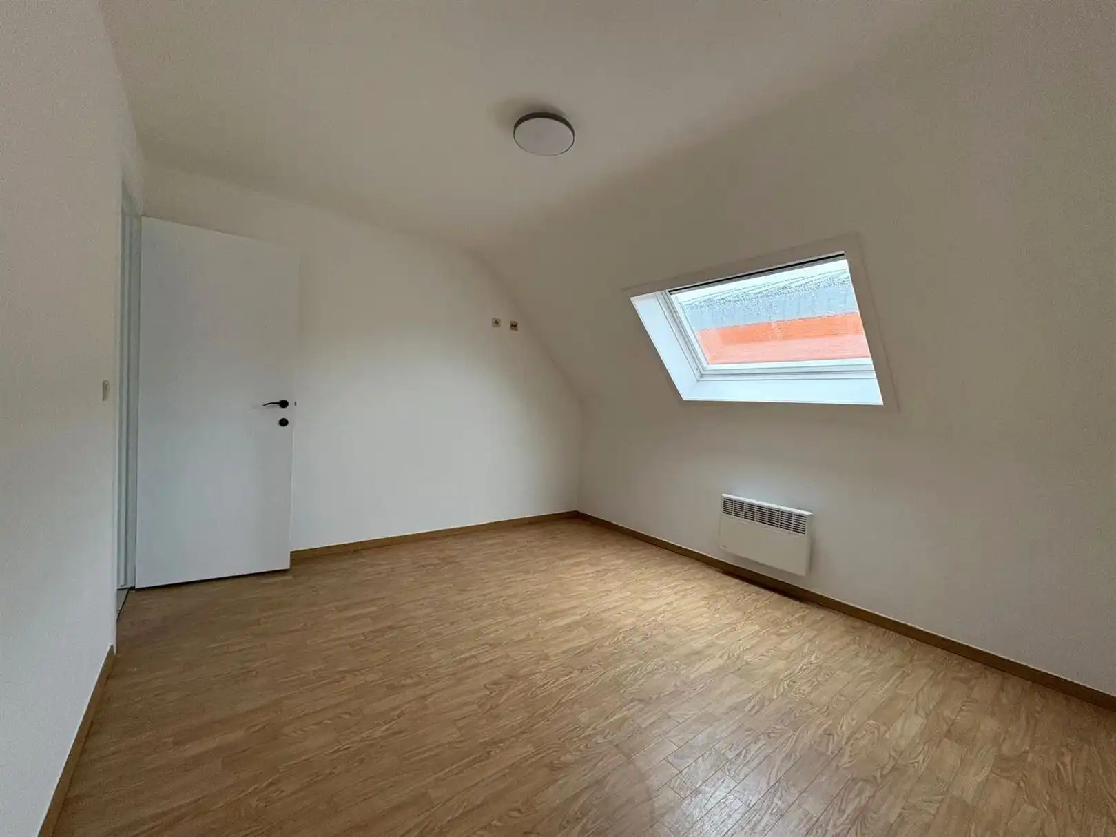 Ongemeubeld duplex appartement met 2 slaapkamers foto 11