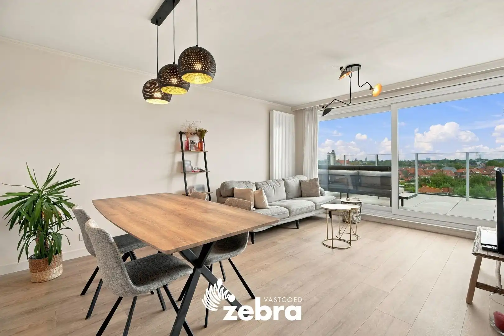 Gerenoveerd 2-slaapkamerappartement met berging & garage te Roeselare! foto 6