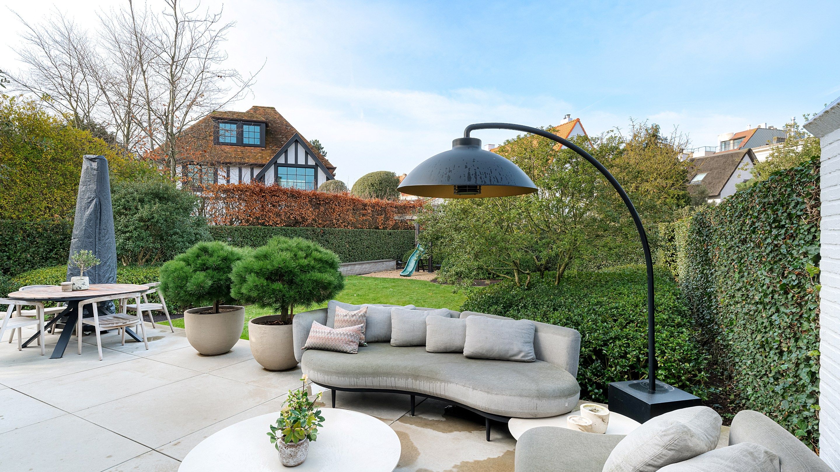 Luxueus afwerkte koppelvilla op wandelafstand van het Albertplein en de Lippenslaan foto 7