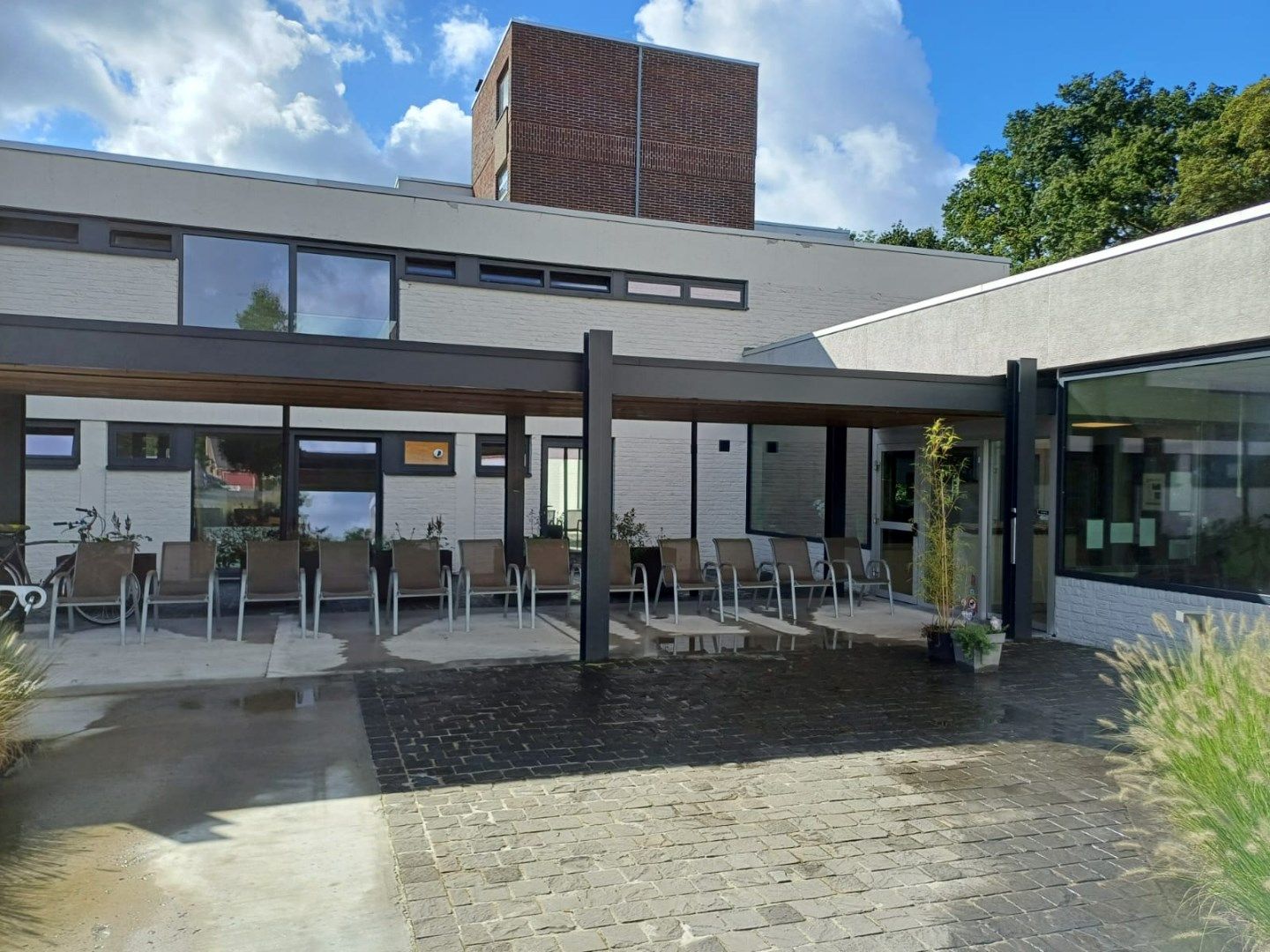 Verder te vernieuwen assistentiewoning met één slaapkamer en terras te Assebroek. foto 13