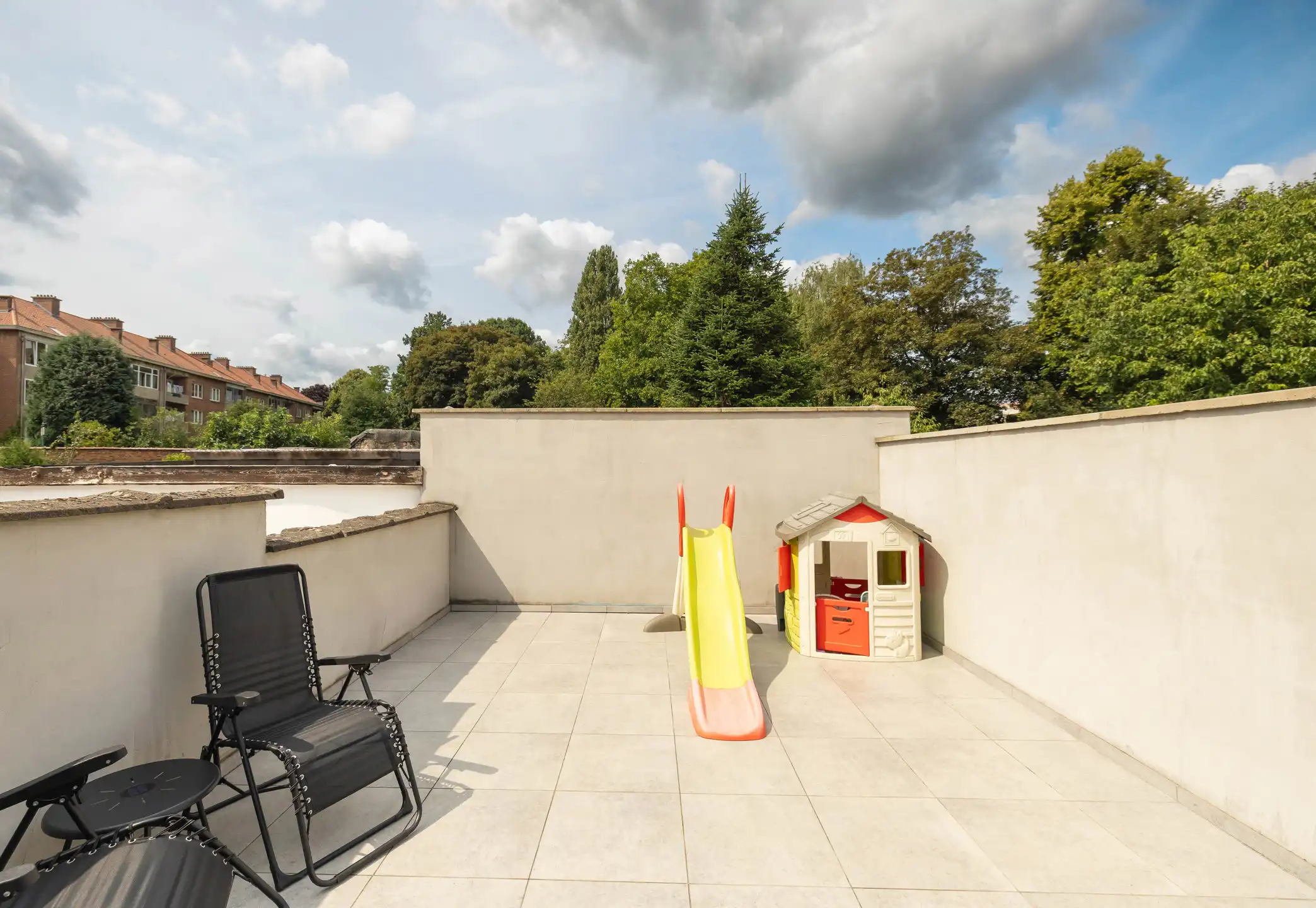 Woning van ± 150 m² met atelier/opslagruimte van ± 100 m² foto 8
