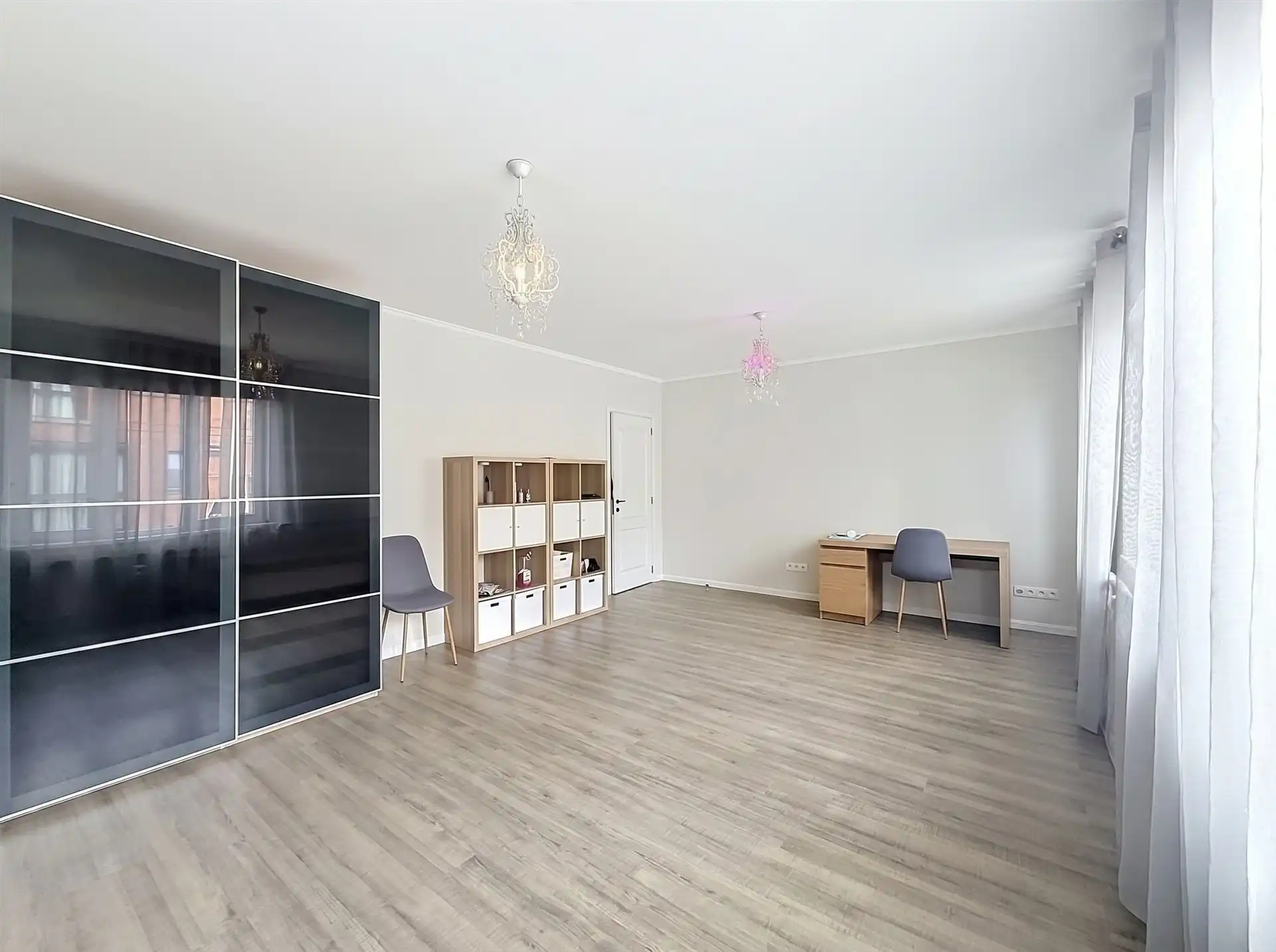 Prachtige instapklare woning met 6 slaapkamers en 2 badkamers! foto 20