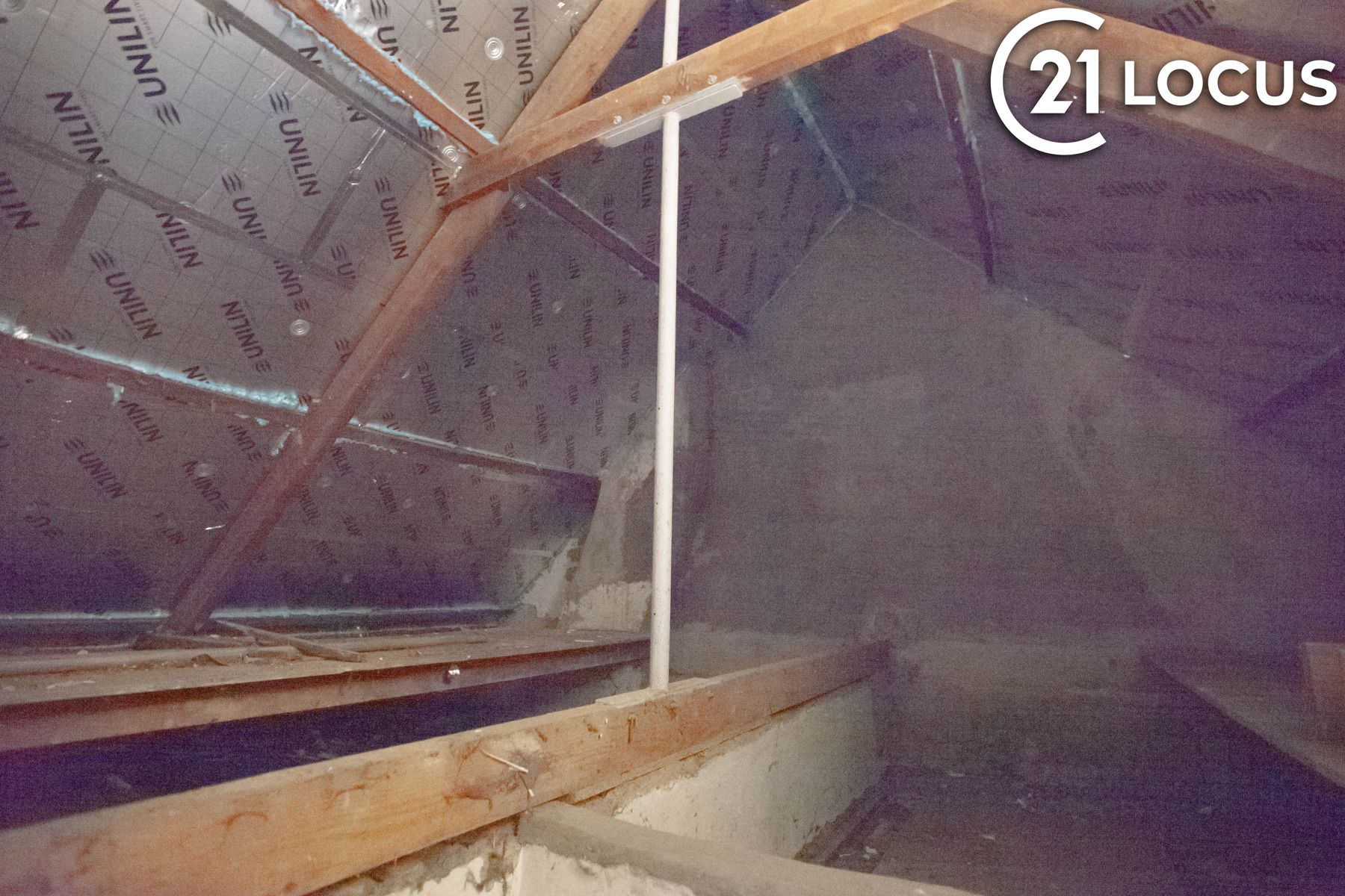 Op te frissen woning met grote weide , unieke kans in Beveren foto 11