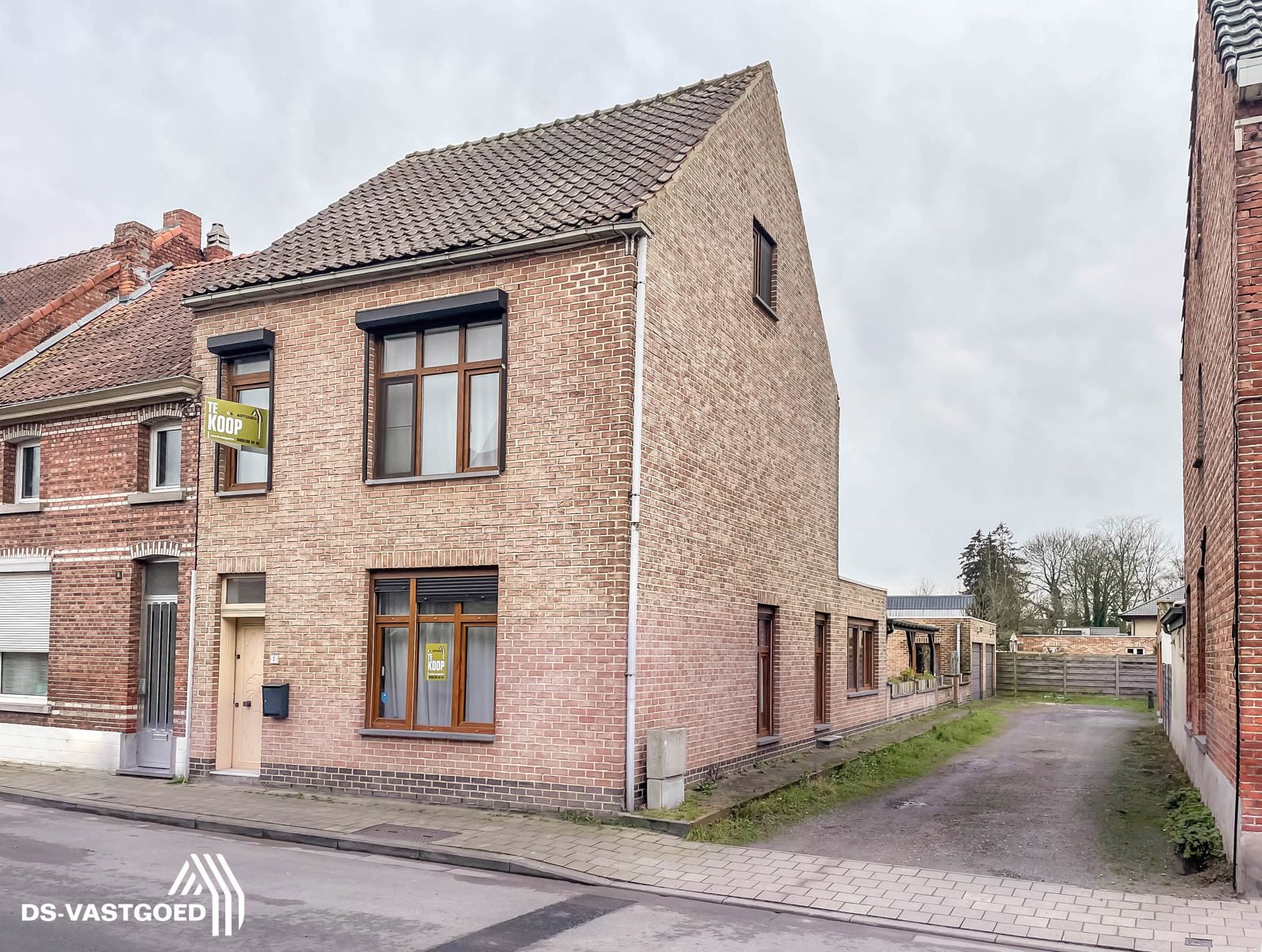 Volledig instapklare woning in hartje Hamme! foto {{pictureIndex}}