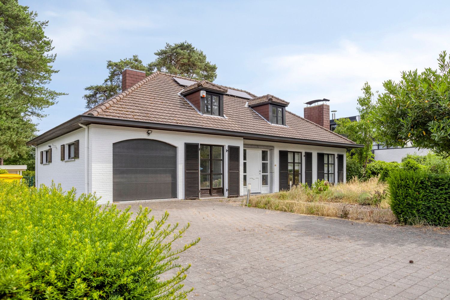 ENERGIEZUINIGE, INSTAPKLARE VILLA, GRENZEND AAN DE BOSSEN VAN AVERBODE! foto {{pictureIndex}}