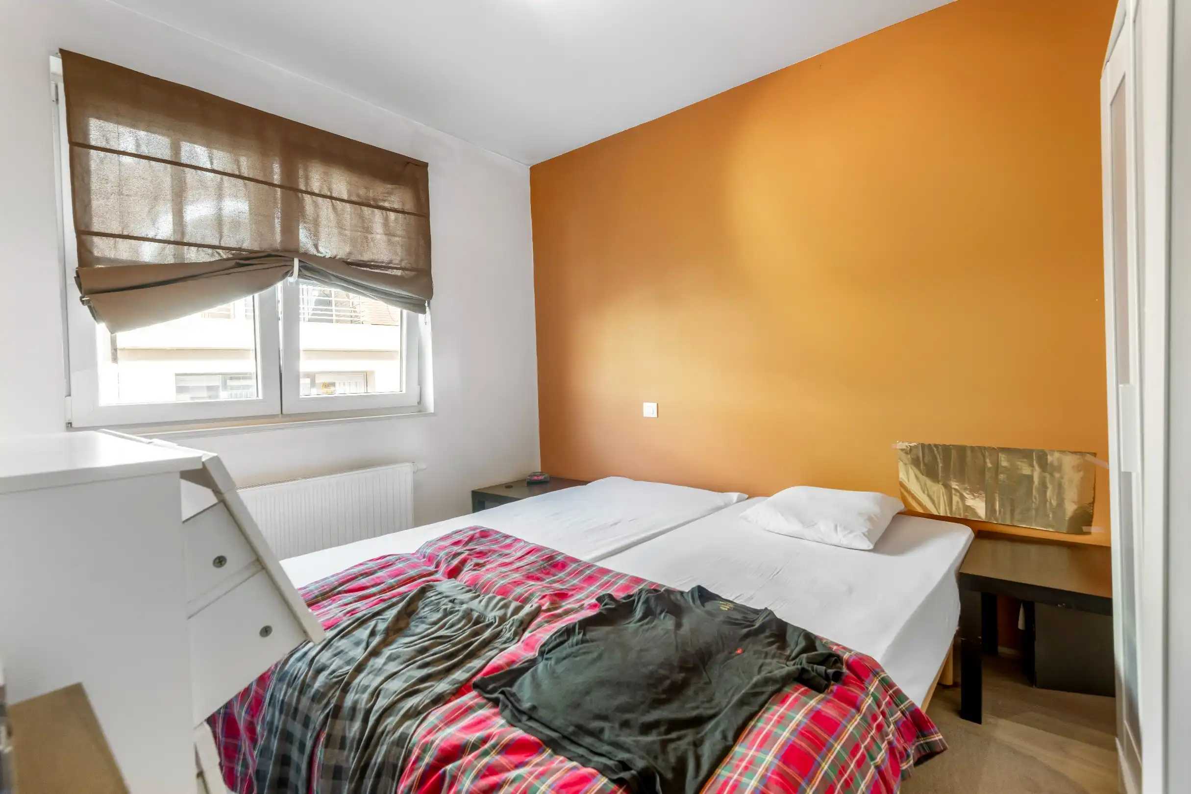 Rustig gelegen appartement tegen de Zoutelaan en vlakbij de winkels van de Lippenslaan.  foto 8