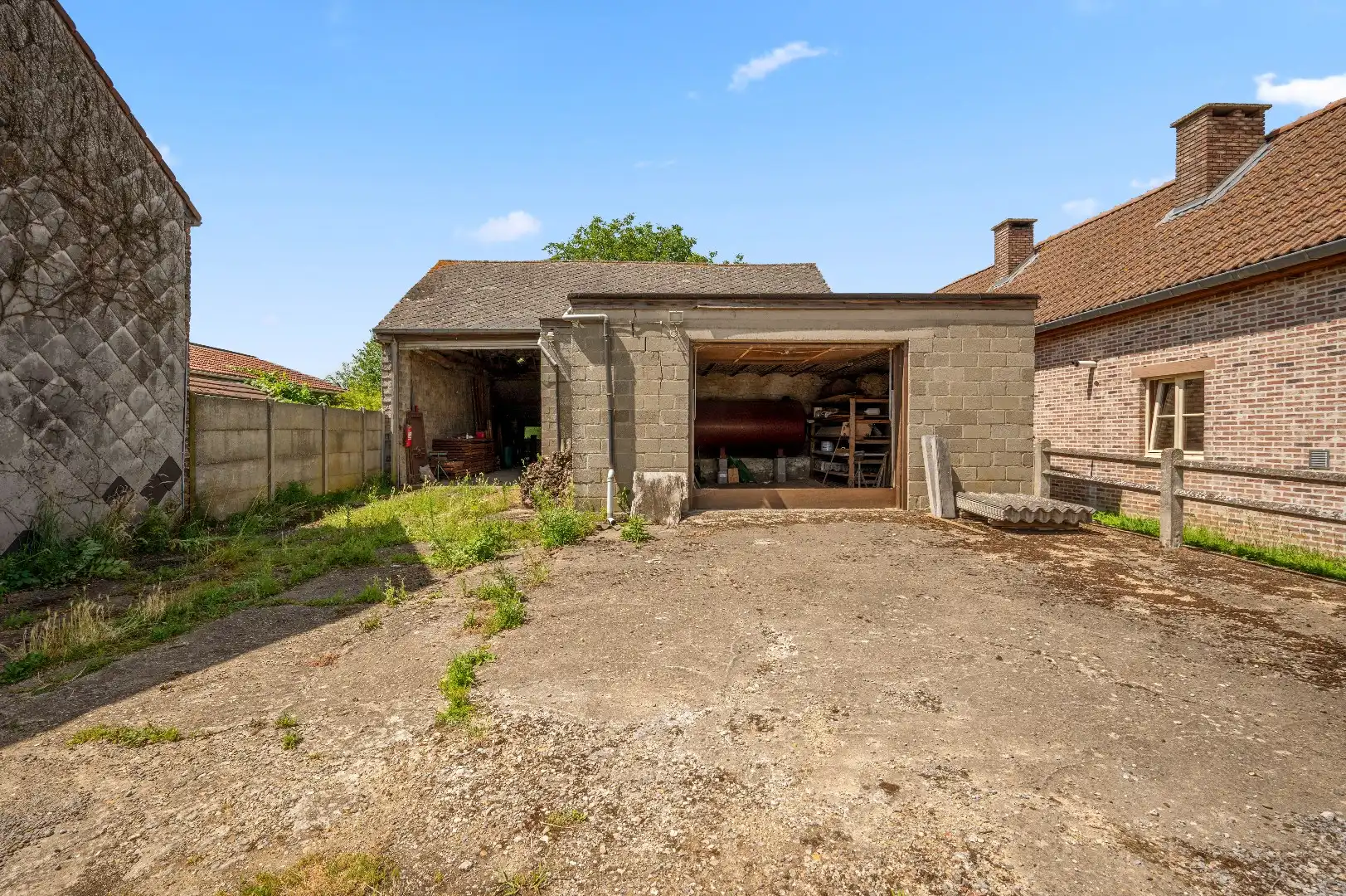 Loods met garage en tuin op ruim perceel van 827 m² foto 5