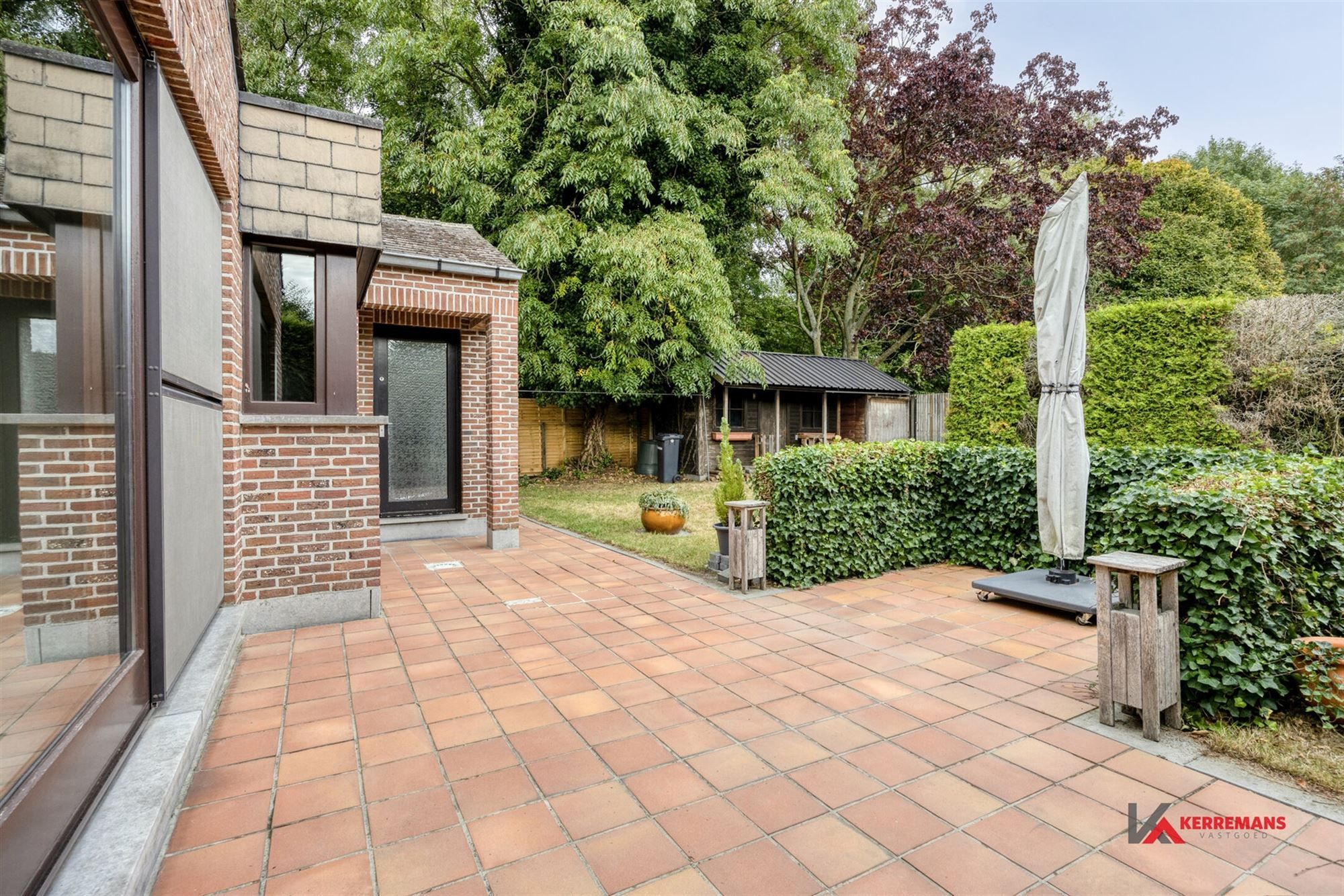 Laagbouwwoning met 3 slaapkamers, garage en tuin.  foto 27