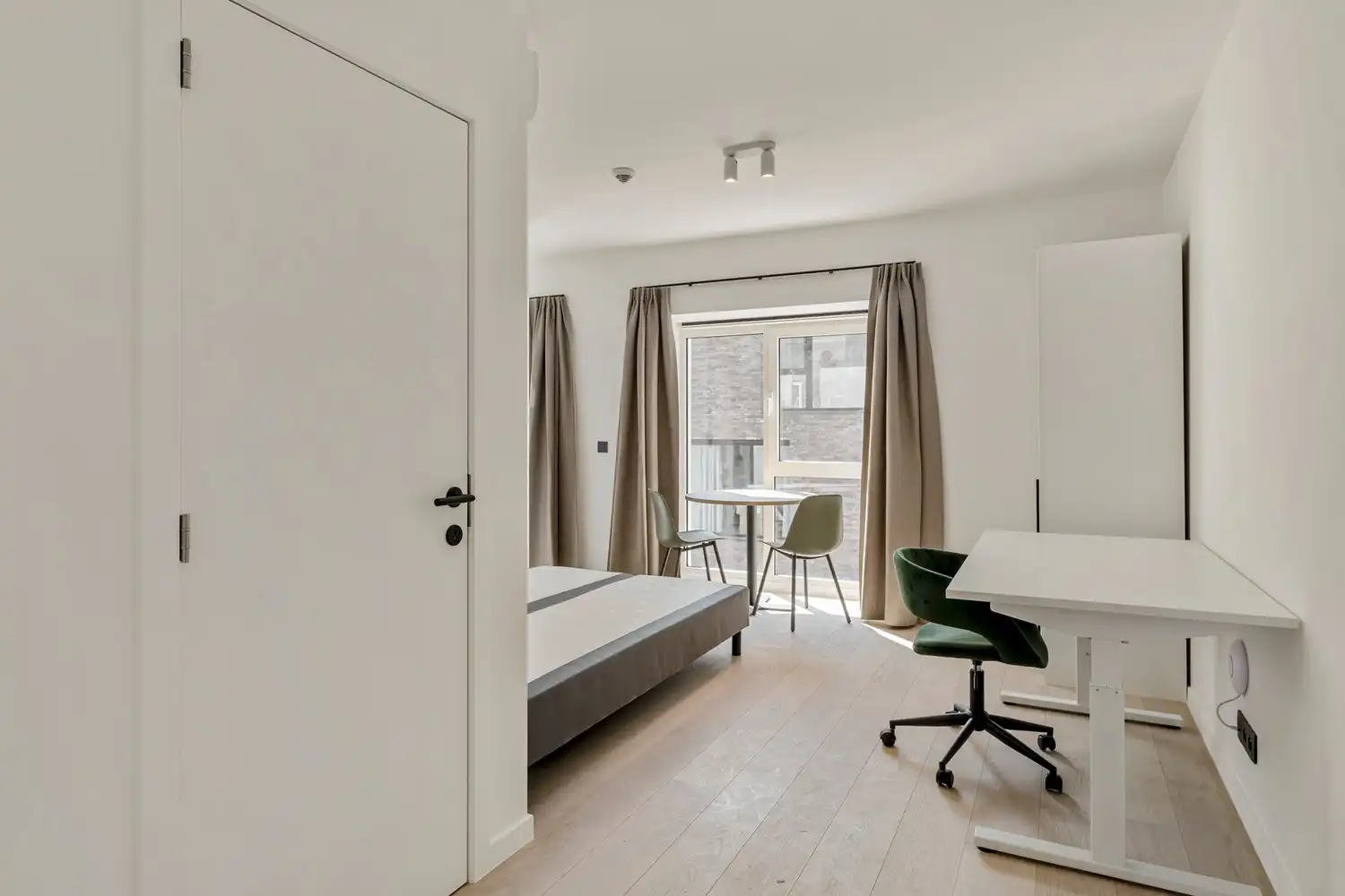 Bent u nog op zoek naar een mooie studio voor het academiejaar '26-'27? Nieuwe studio's, onmiddellijk beschikbaar voor eigen gebruik of verhuur! foto 2