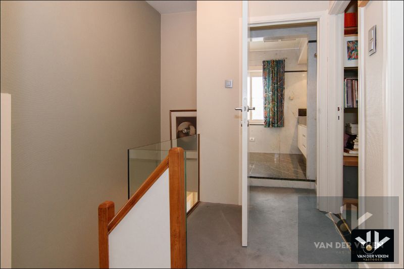 STIJLVOLLE HOB MET MODERN COMFORT EN ZWEMBAD foto 19