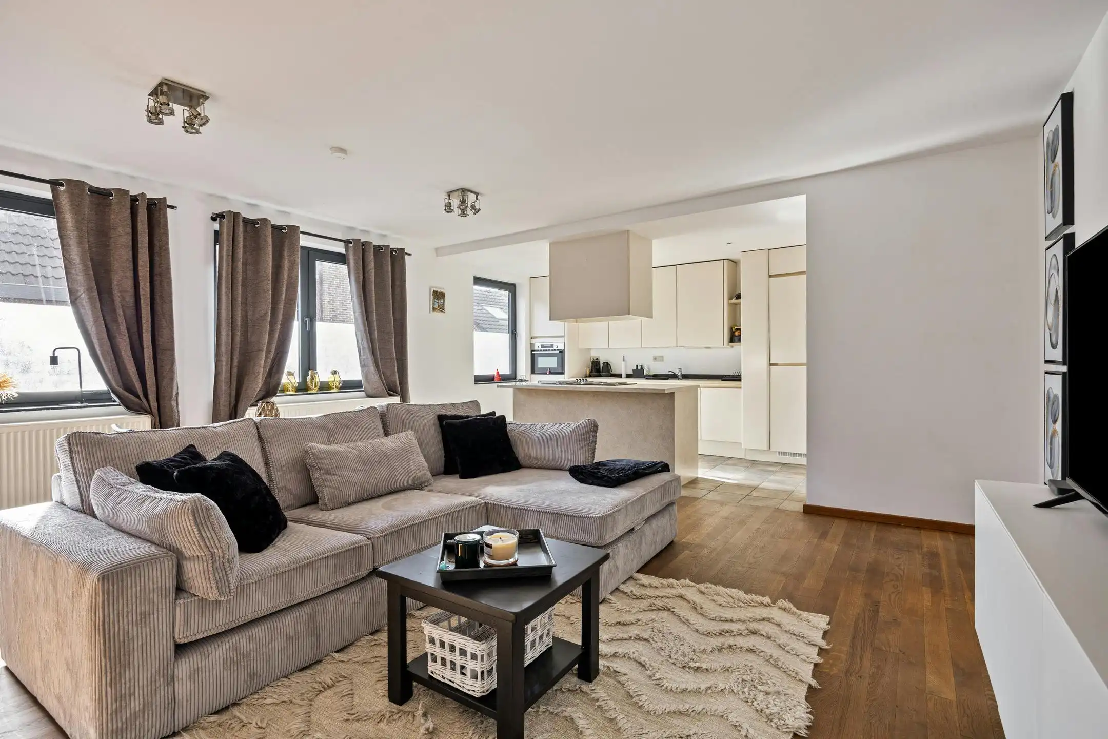 Uniek stadspand met dakterras in centrum Maaseik foto 20