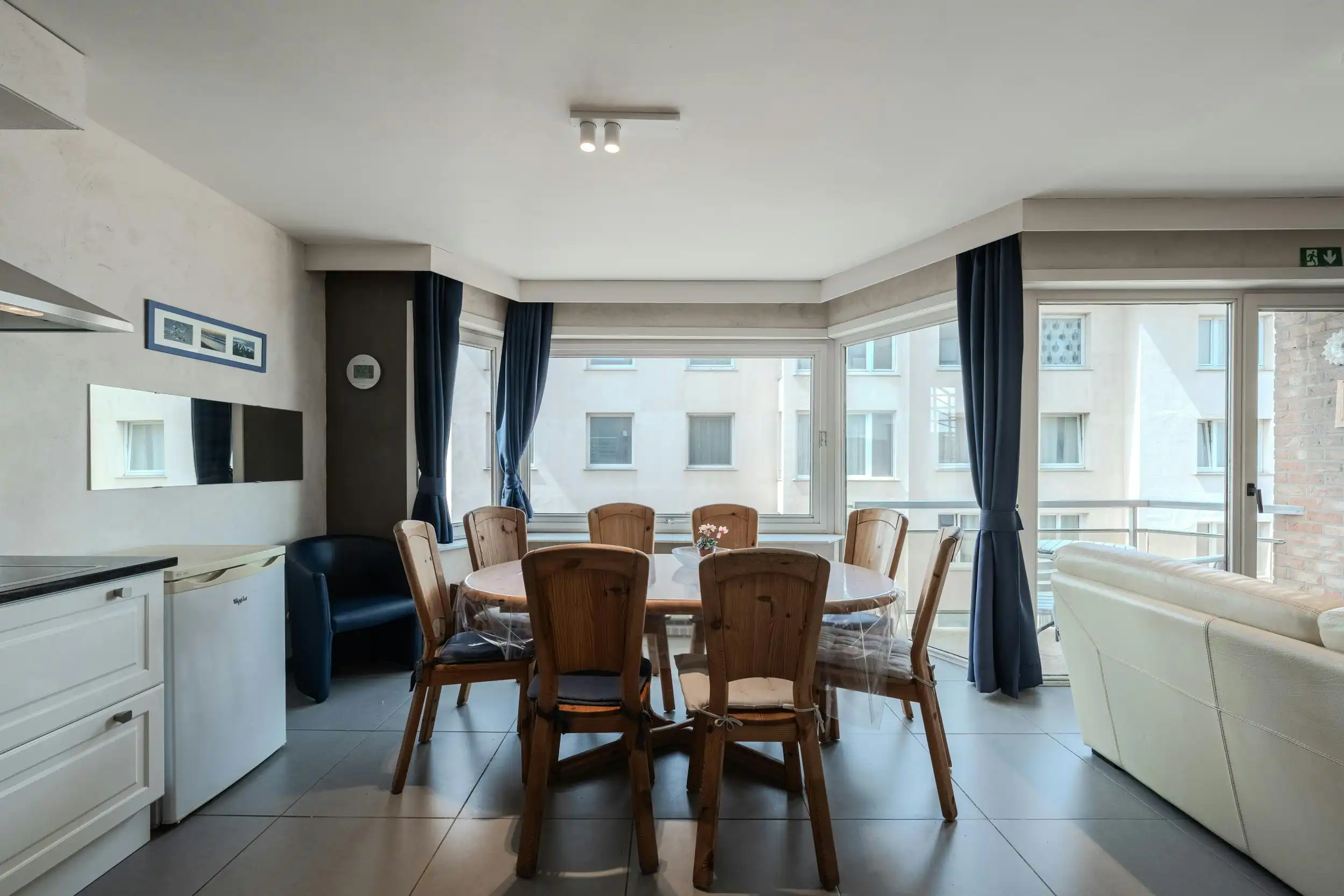 Instapklaar 2 slaapkamer appartement met zijdelings zeezicht foto 7