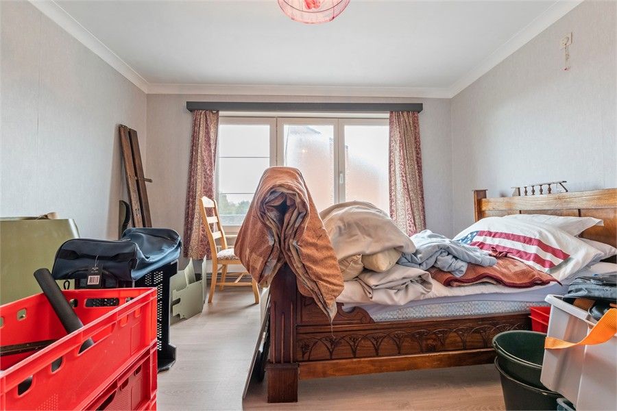 RUIME GEZINSWONING BOORDEVOL POTENTIEEL IN NIEUWERKERKEN foto 21