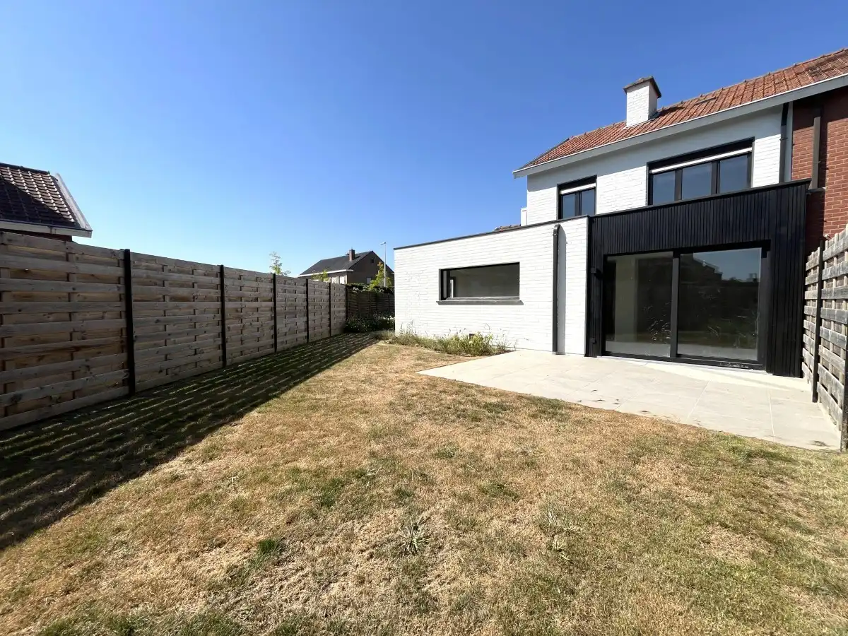 Ledegem – Volledig gerenoveerde halfopen woning met 3 slaapkamers en zonnige tuin foto 19