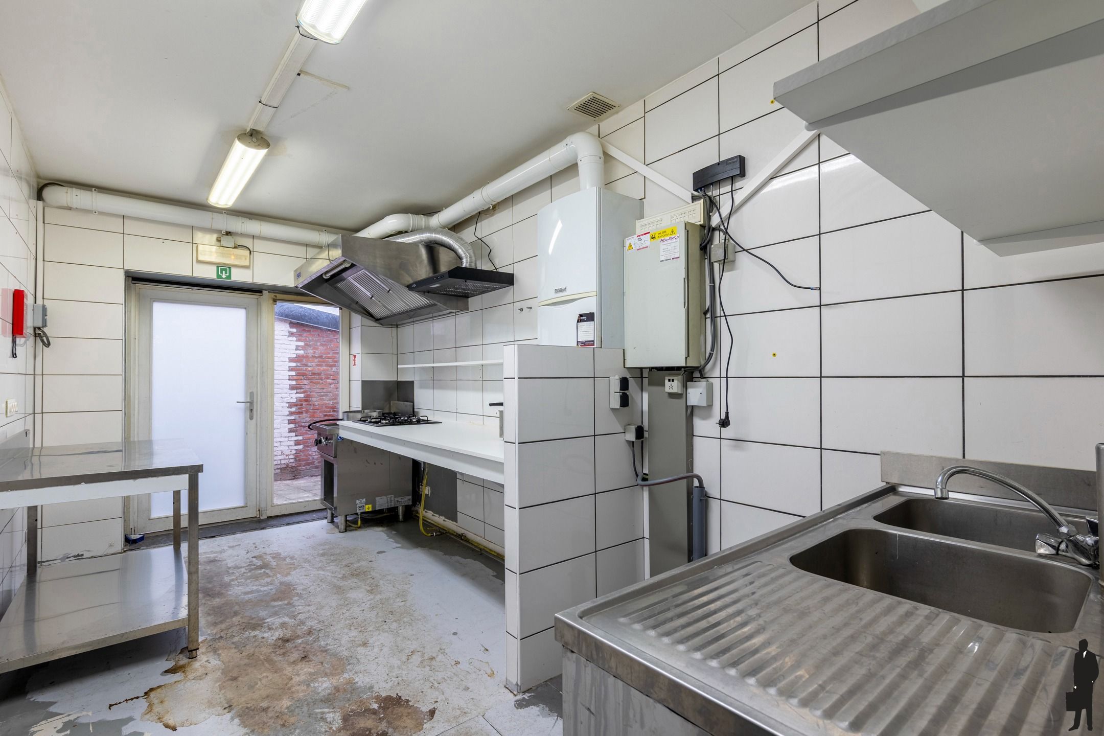 Kantoor/handelsruimte in het hartje van Hoogstraten foto 9