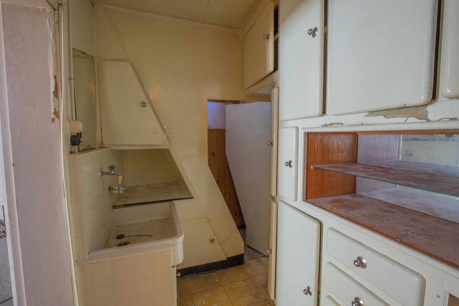 Te renoveren rijwoning in hartje Aarschot foto 6