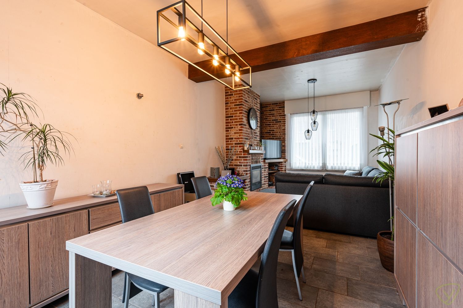 Volledig instapklare woning met ruime tuin in Adegem foto 4