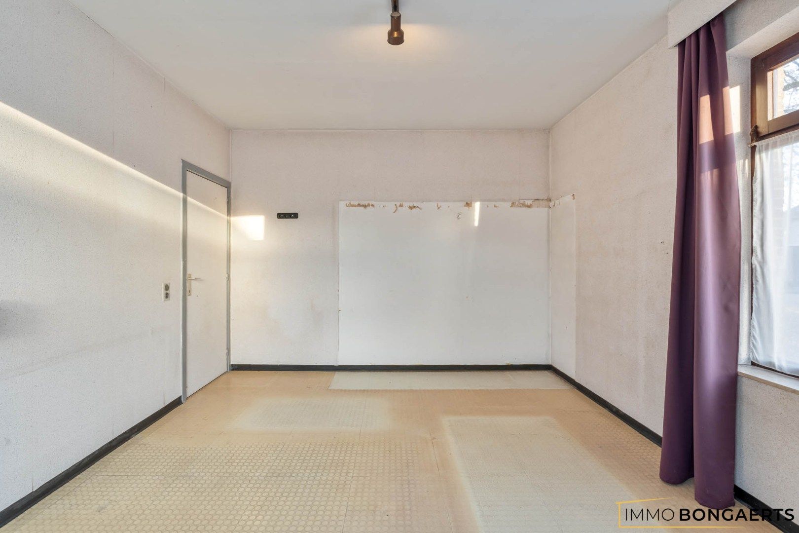 Gelijkvloerse woning met polyvalent bijgebouw foto 13