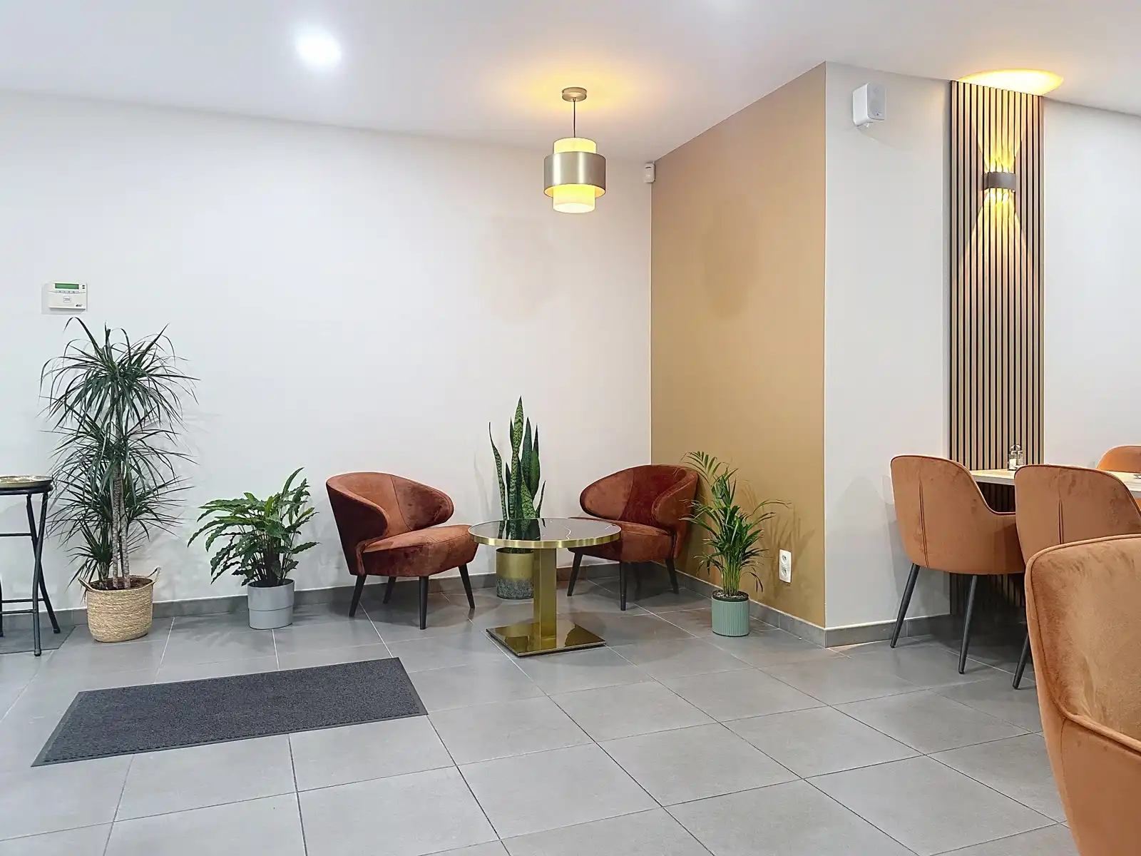 Commercieel pand in winkelcentrum Aartselaar foto 3