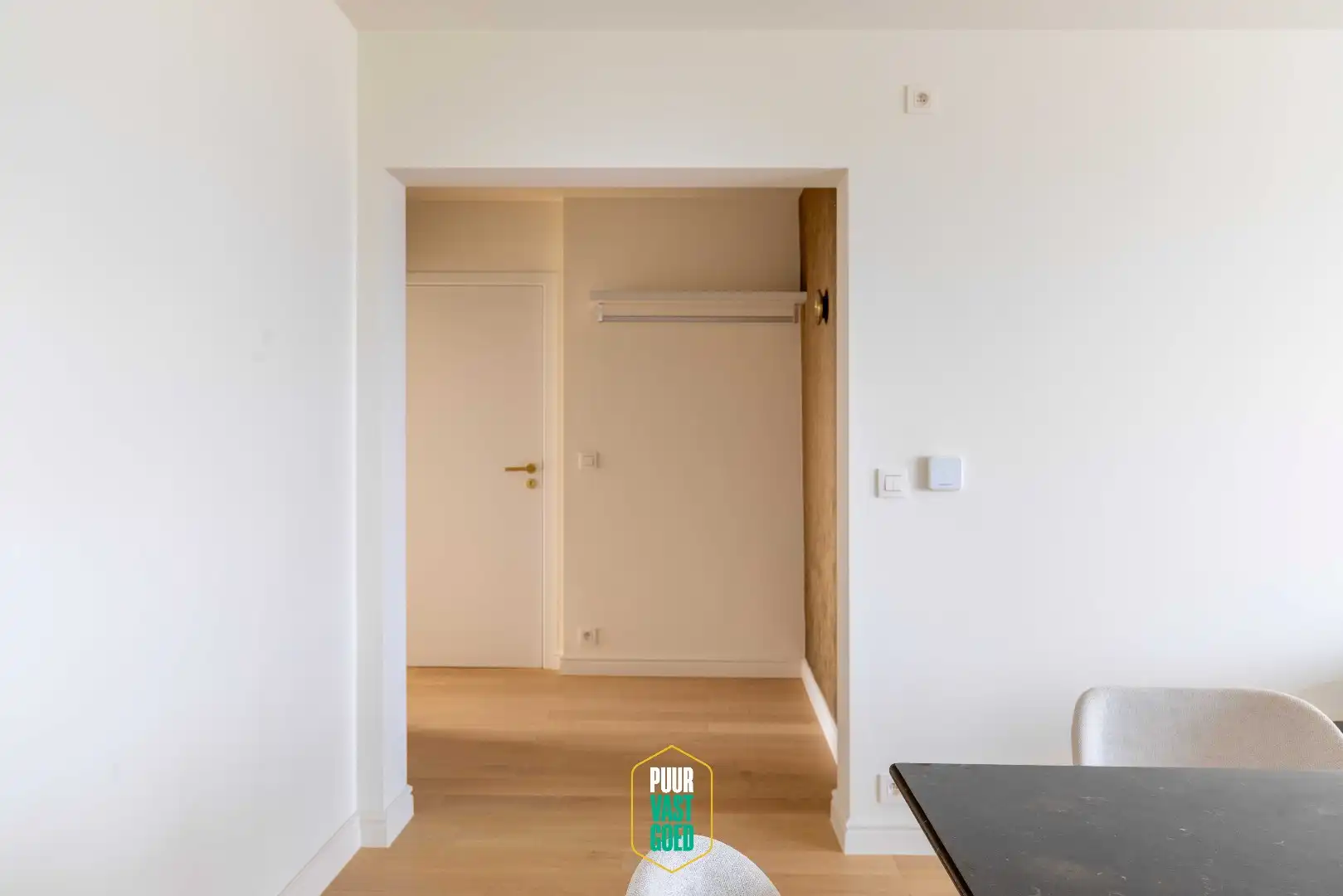 Ruim gerenoveerd en gemeubeld appartement voor tijdelijke verhuur foto 7