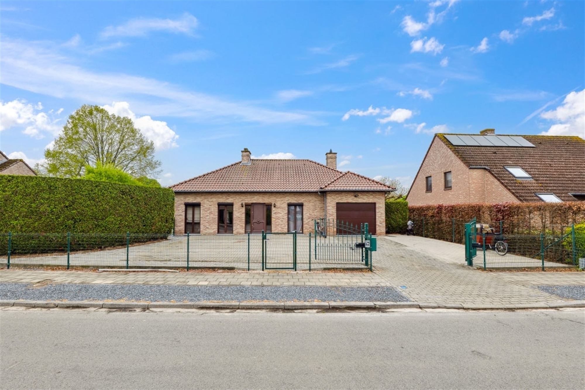 KNAPPE GEZINSWONING OP EEN PERCEEL VAN MAAR LIEFST 9A61CA IN SINT-TRUIDEN  foto {{pictureIndex}}