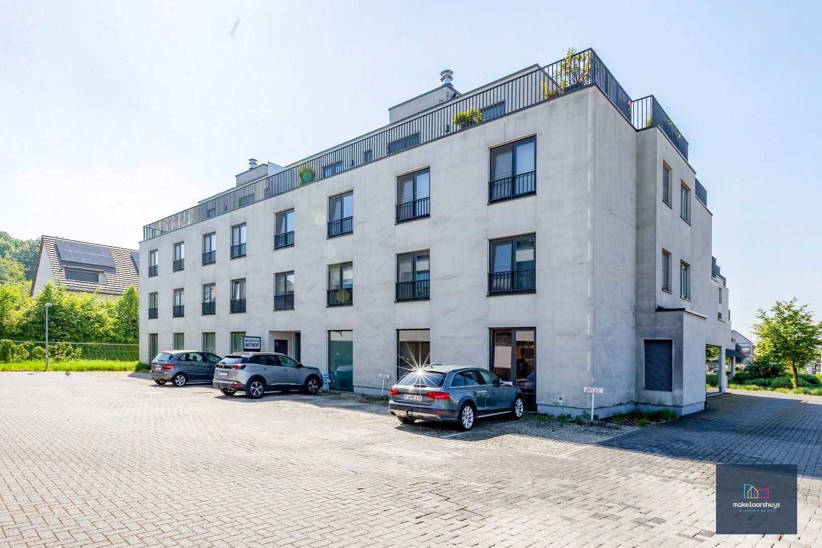 2-slpk app met terras, staanplaast en garagebox nabij centrum Merelbeke  foto {{pictureIndex}}