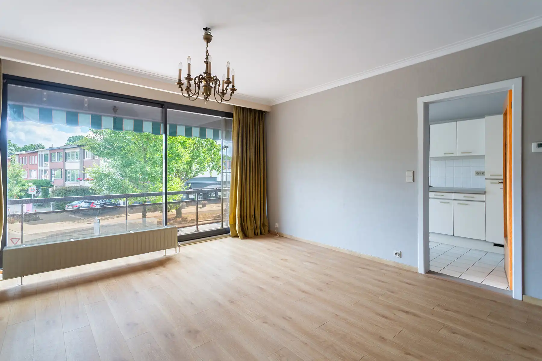 Ruim en lichtrijk 2 slpk app. + 2 terrassen in klein gebouw  foto 7