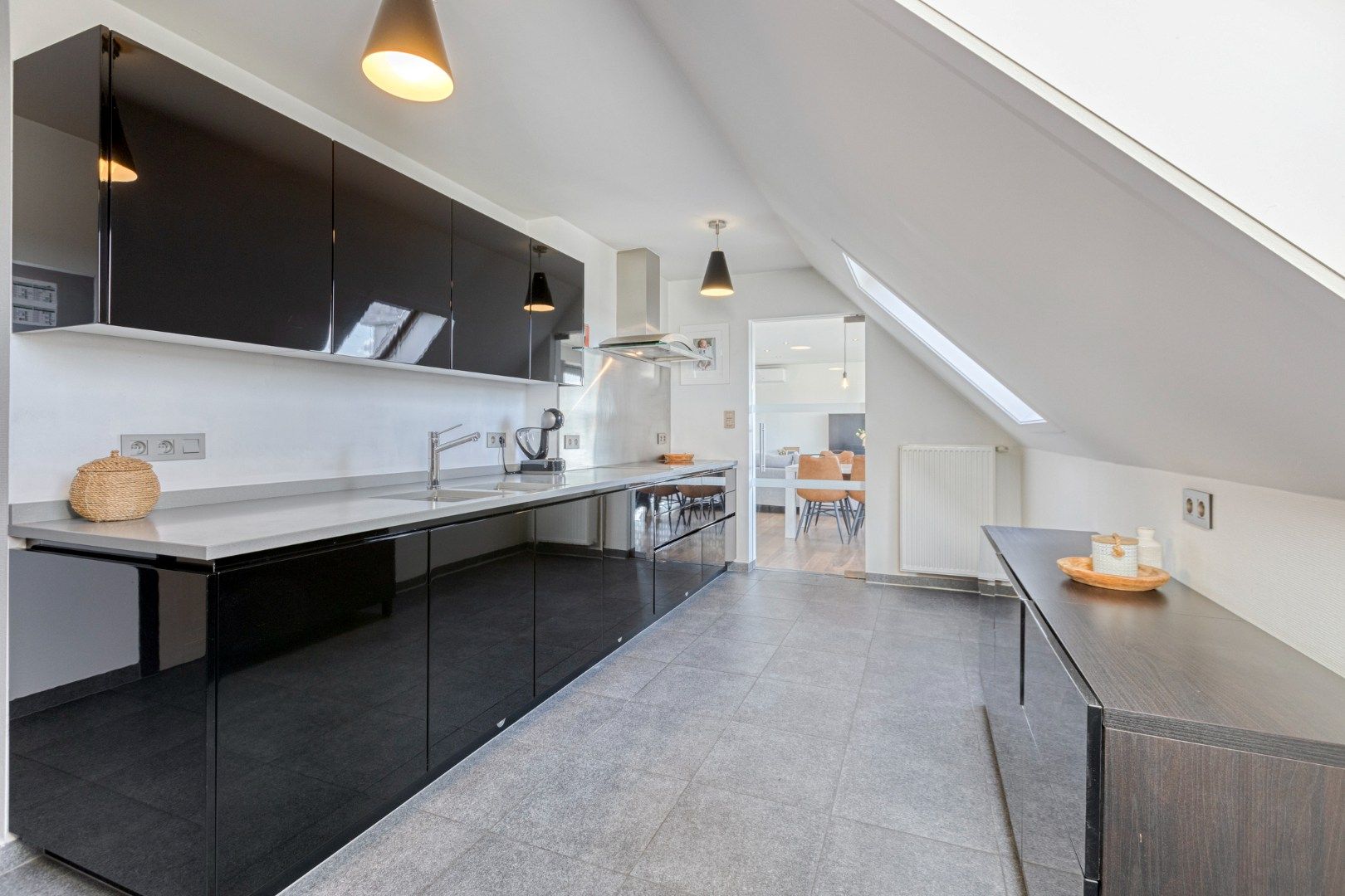 Ruim ingedeeld appartement met zonterrassen in het centrum. foto 17