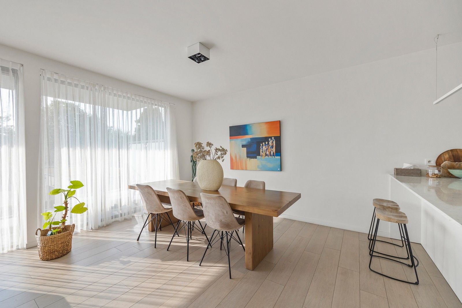 Prachtig appartement van 140m2 met ruim terras, grote kelder én garagebox. foto 8