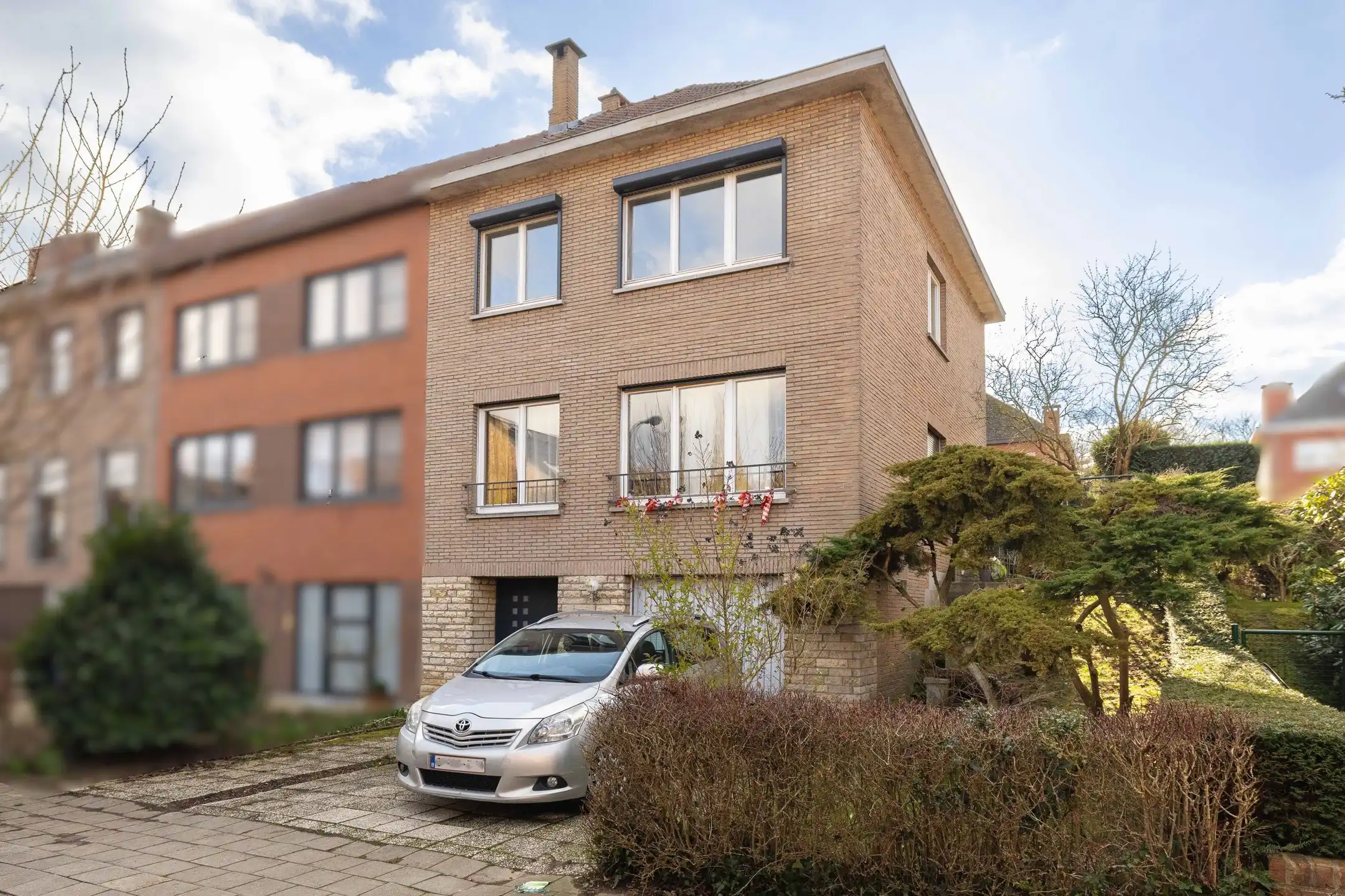 Huis met 5 slaapkamers in Linkebeek – Rustig en vredig foto {{pictureIndex}}