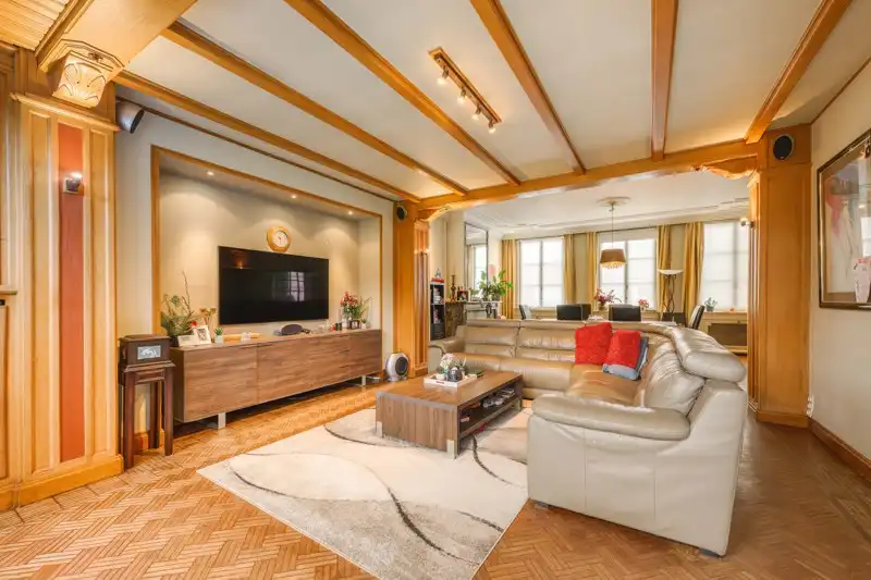 🏡 Unieke herenwoning te huur in het hart van Aarsele! foto 10