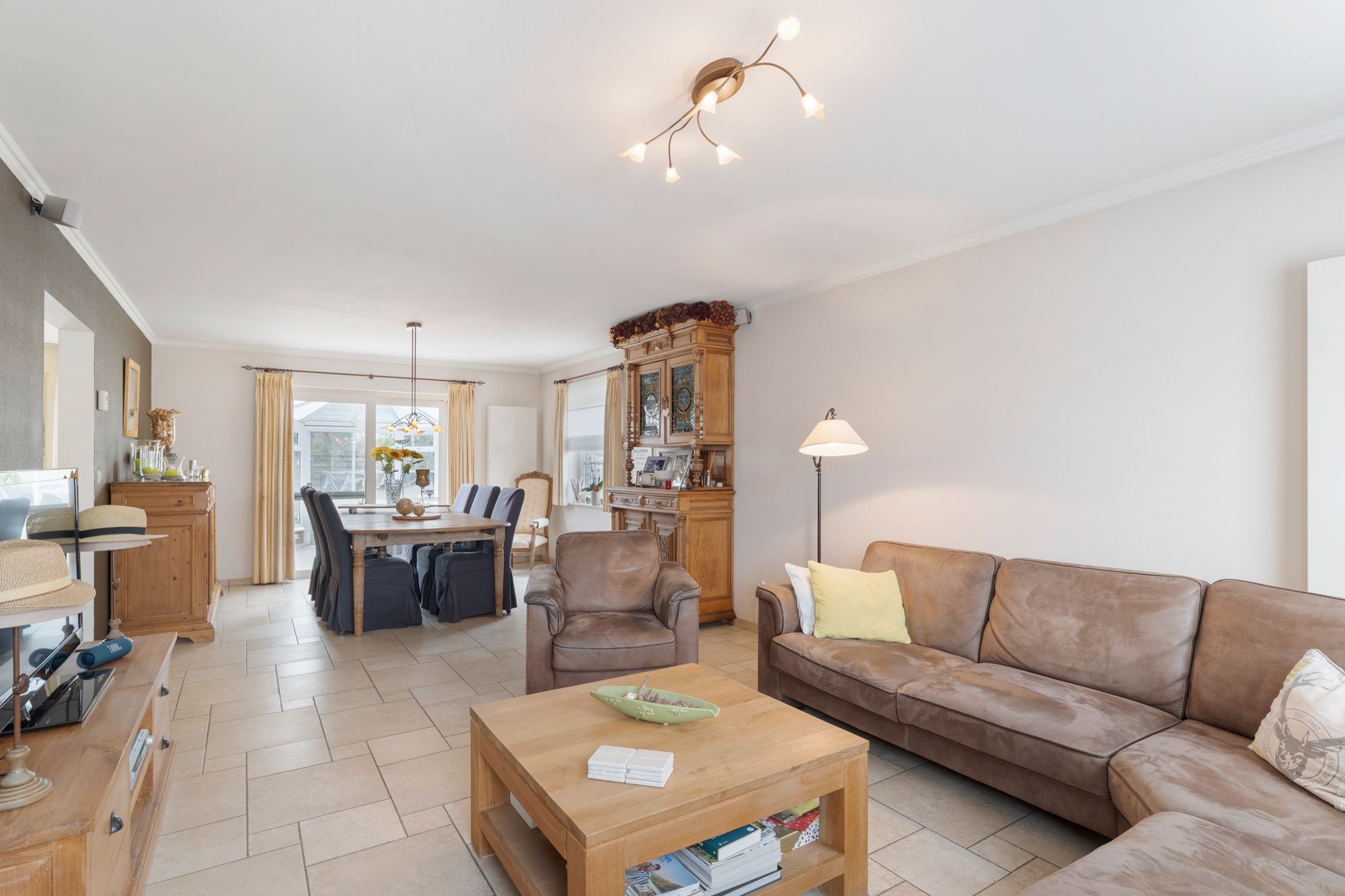 Charmante instapklare woning met 3 slaapkamers en zonnige tuin te Diepenbeek! foto 4