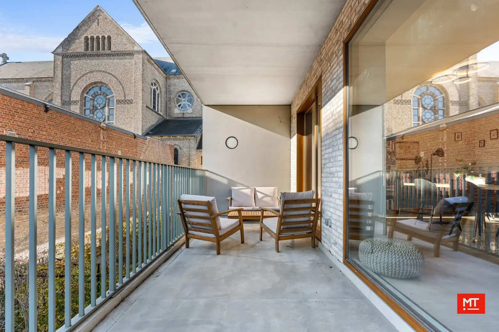 Recent appartement met 2 slaapkamers en ondergrondse parkeerplaats te koop in hartje Ieper foto 9