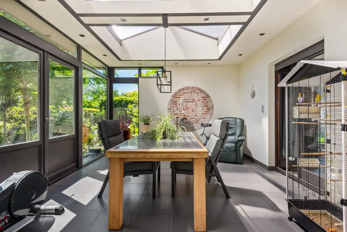 Gelijkvloerswoning met 3 - 4 slaapkamers, garage & prachtig omheinde tuin. foto 14