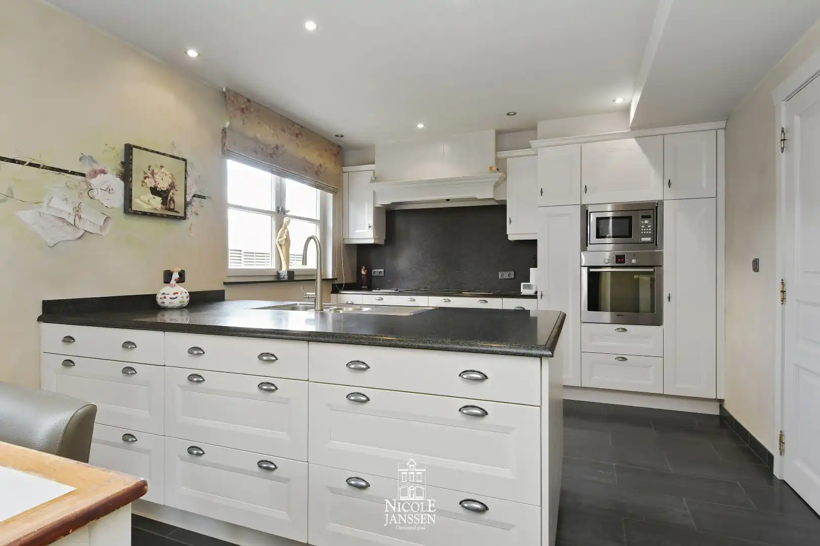 Ruime villa op een royaal perceel foto 10