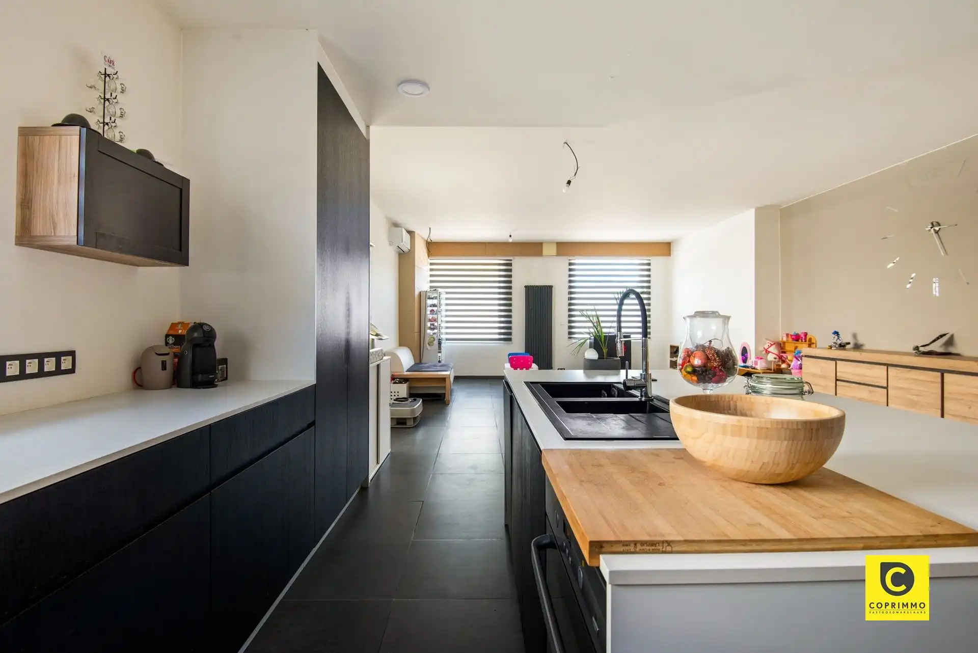 Woning: 4 slk + magazijn foto 3
