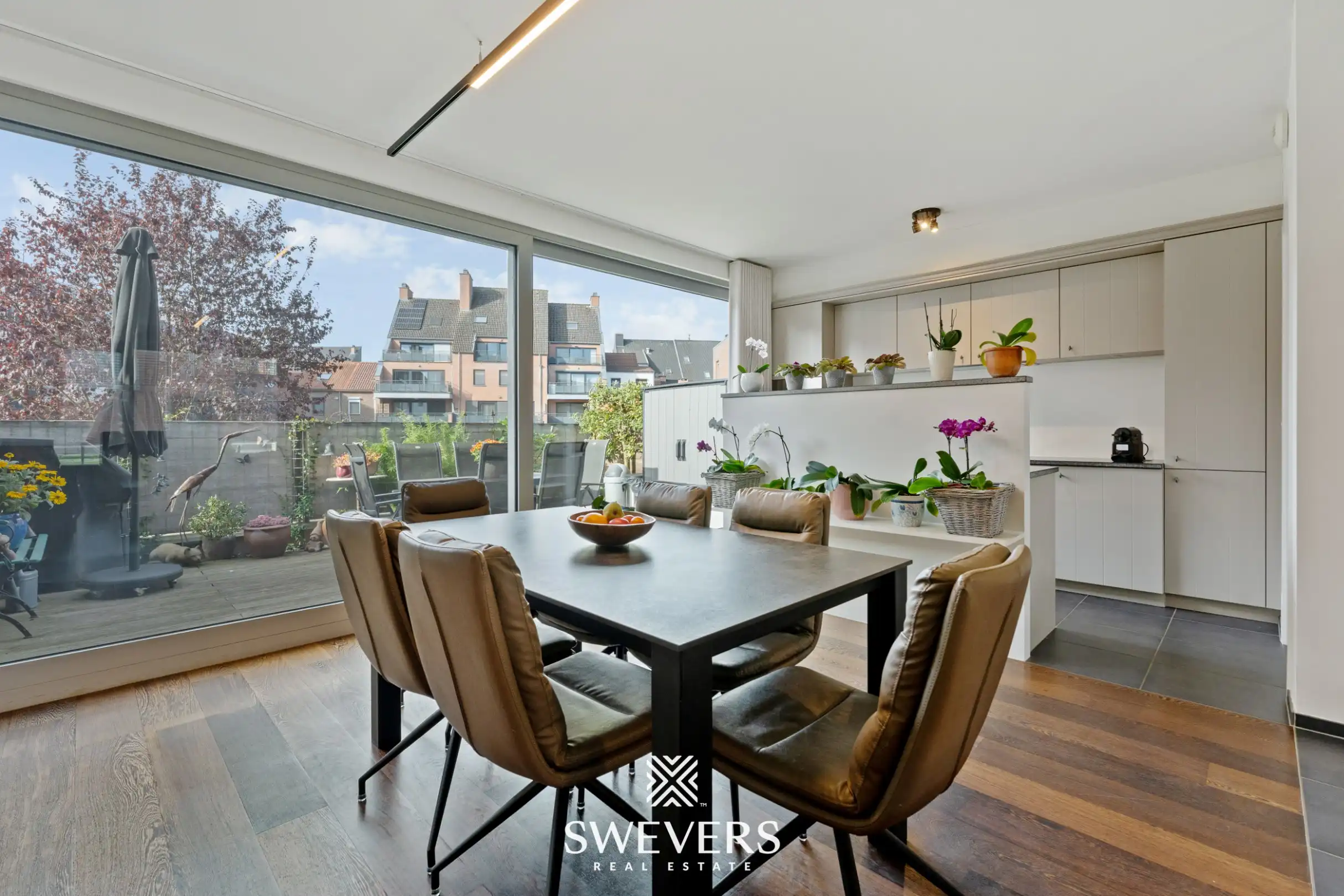 Recent en ruim duplex appartement (140m²) met 2 grote terrassen in centrum Diepenbeek foto 10