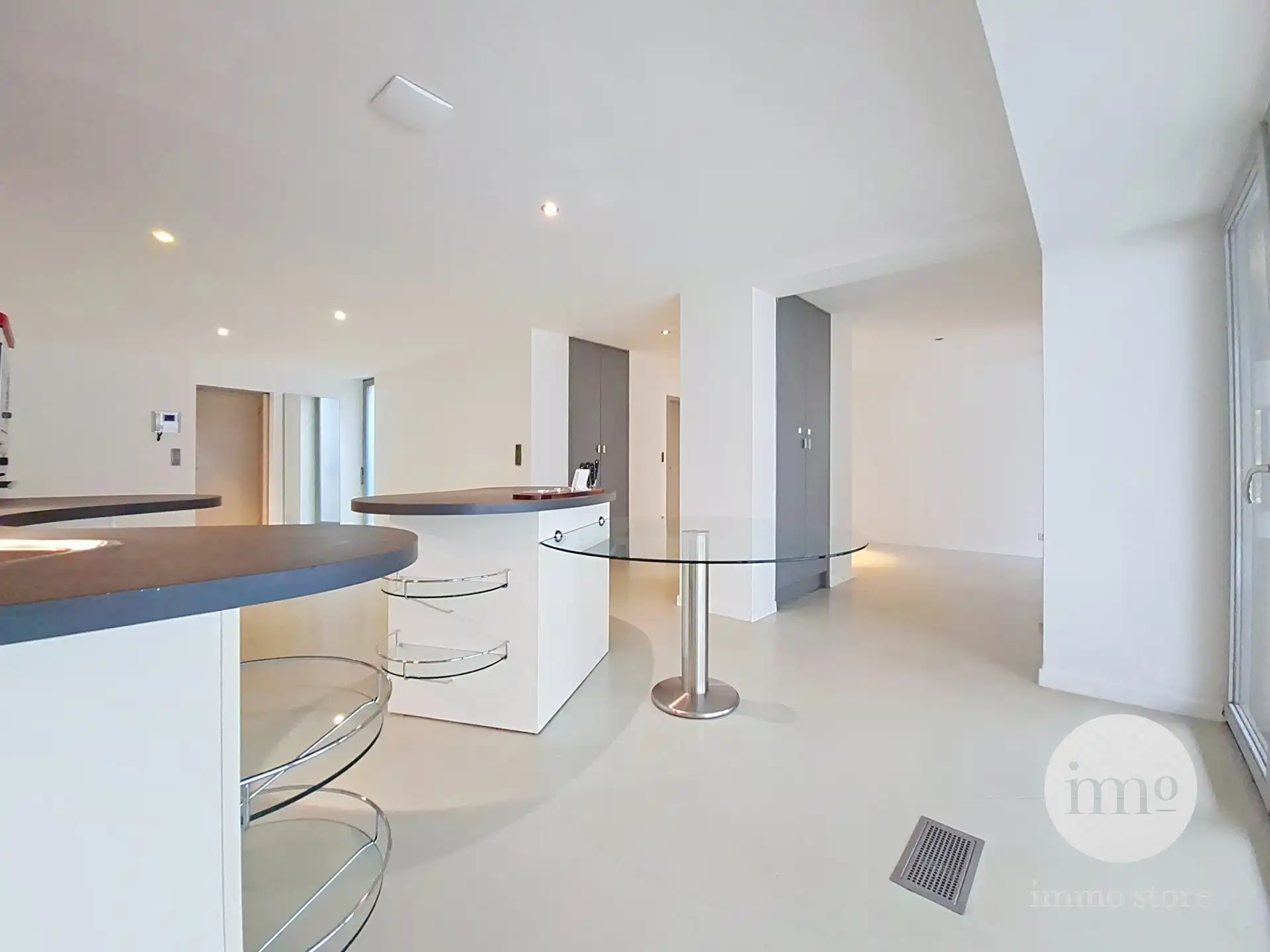 Ruim 2/3-slaapkamerappartement met privétuin foto 7