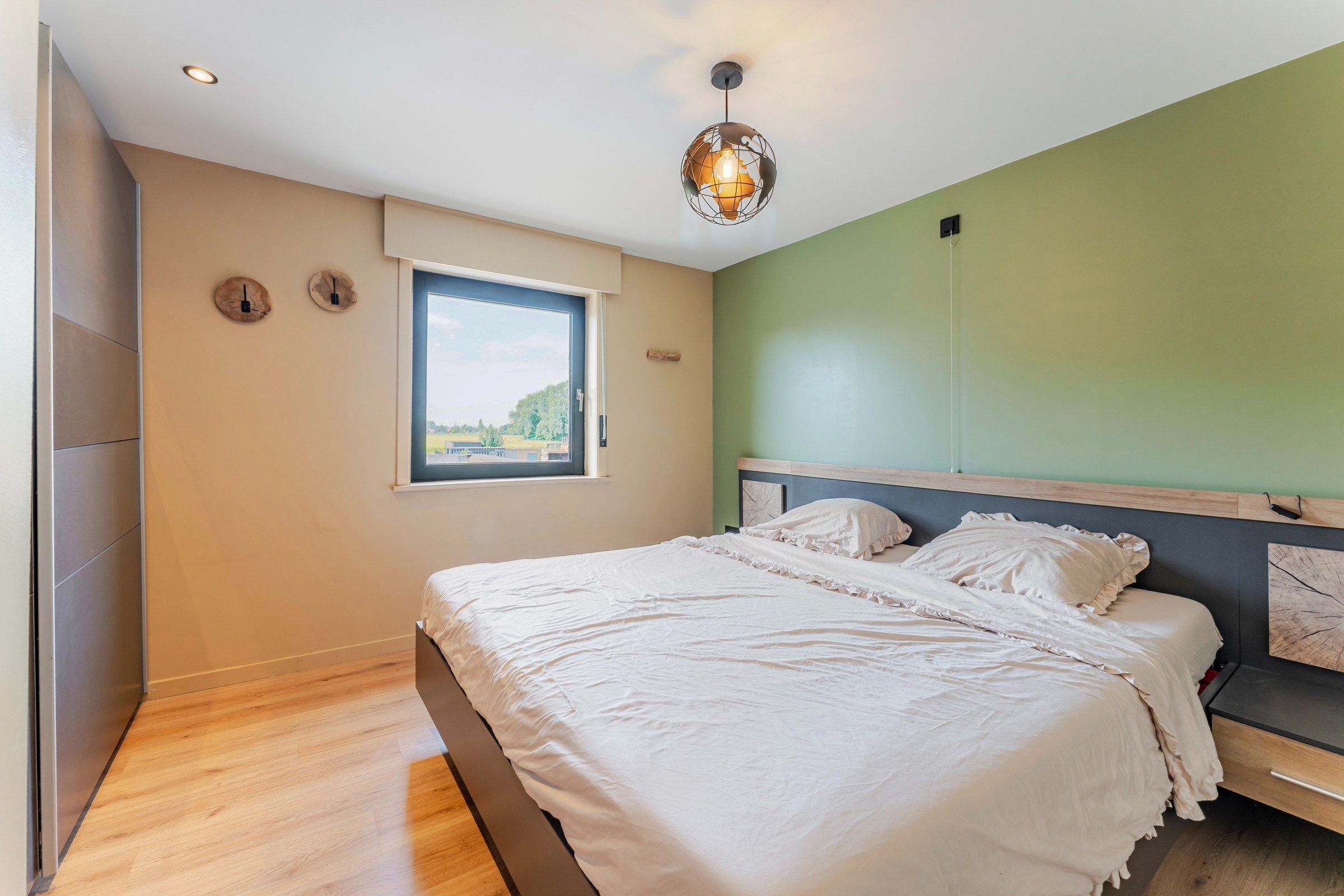 RUIME WONING MET TUIN EN GARAGE foto 7