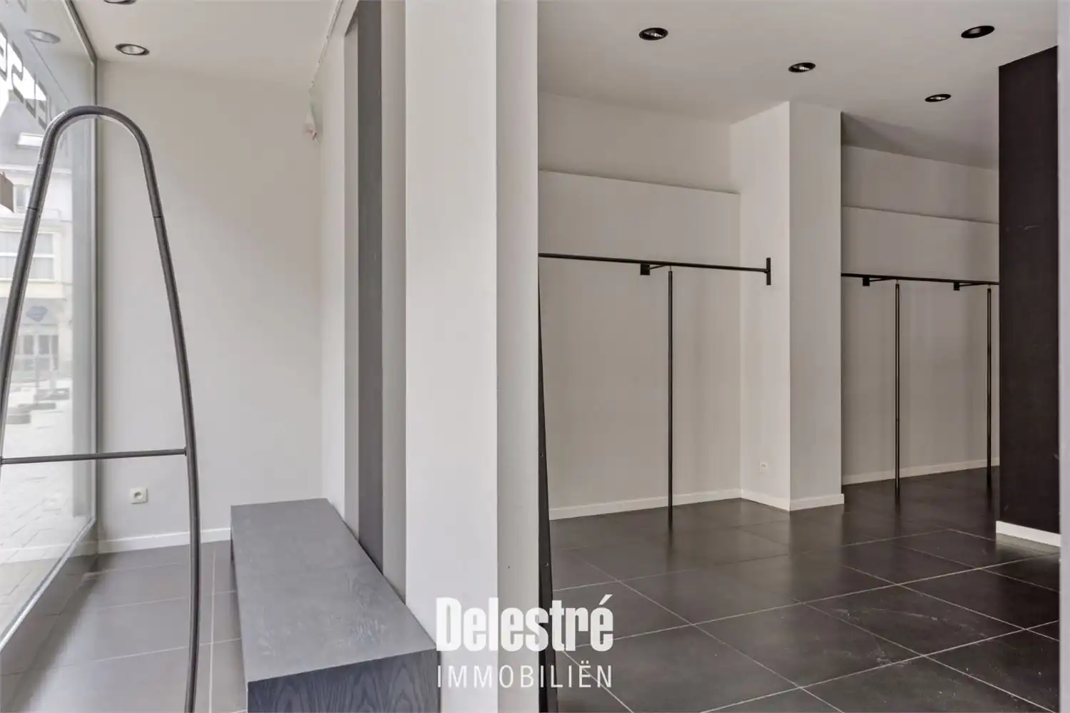 MODERN INSTAPKLAAR COMMERCIEEL GELIJKVLOERS BEVERSTRAAT foto 9