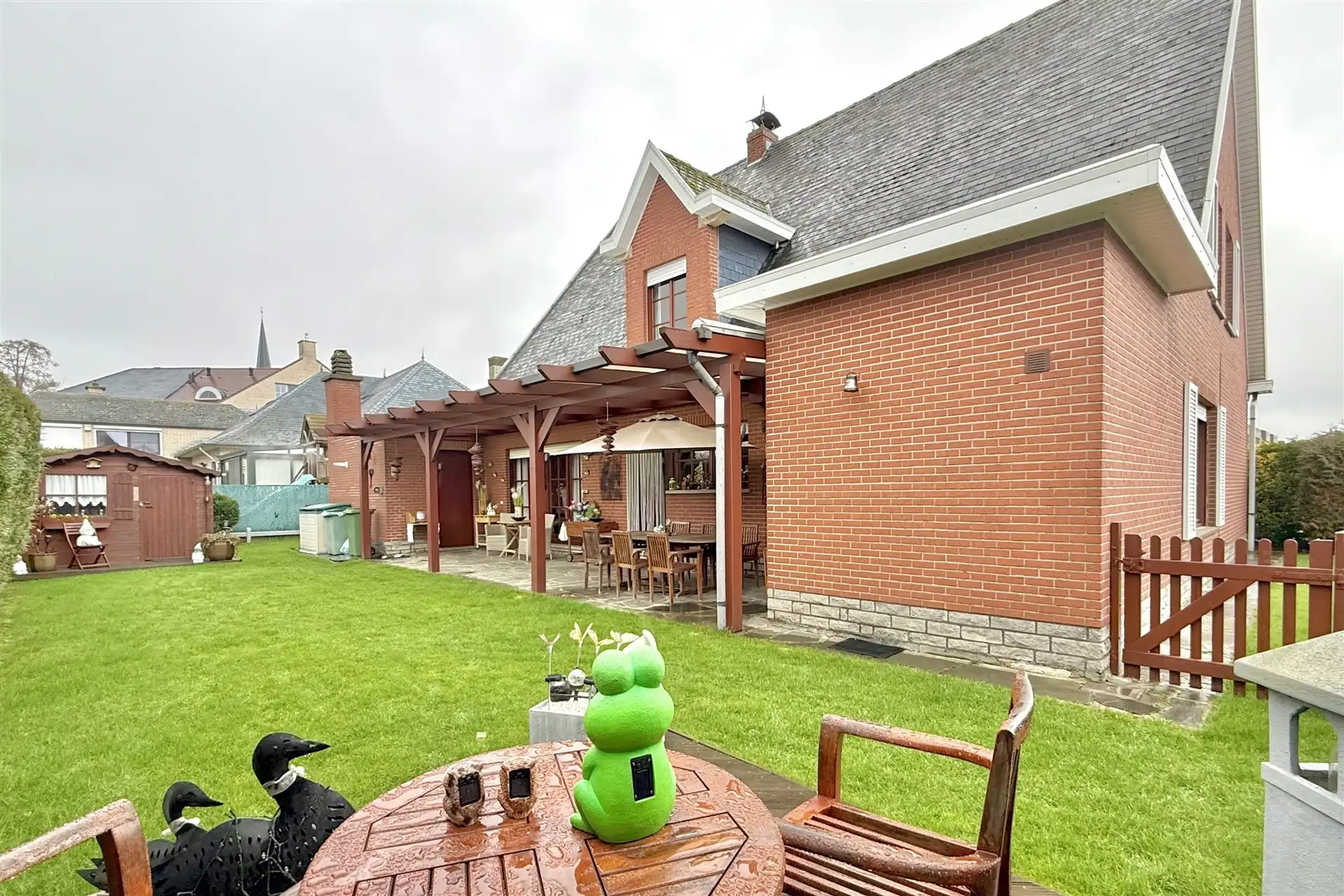 Ruime op te frissen woning in het centrum foto 23