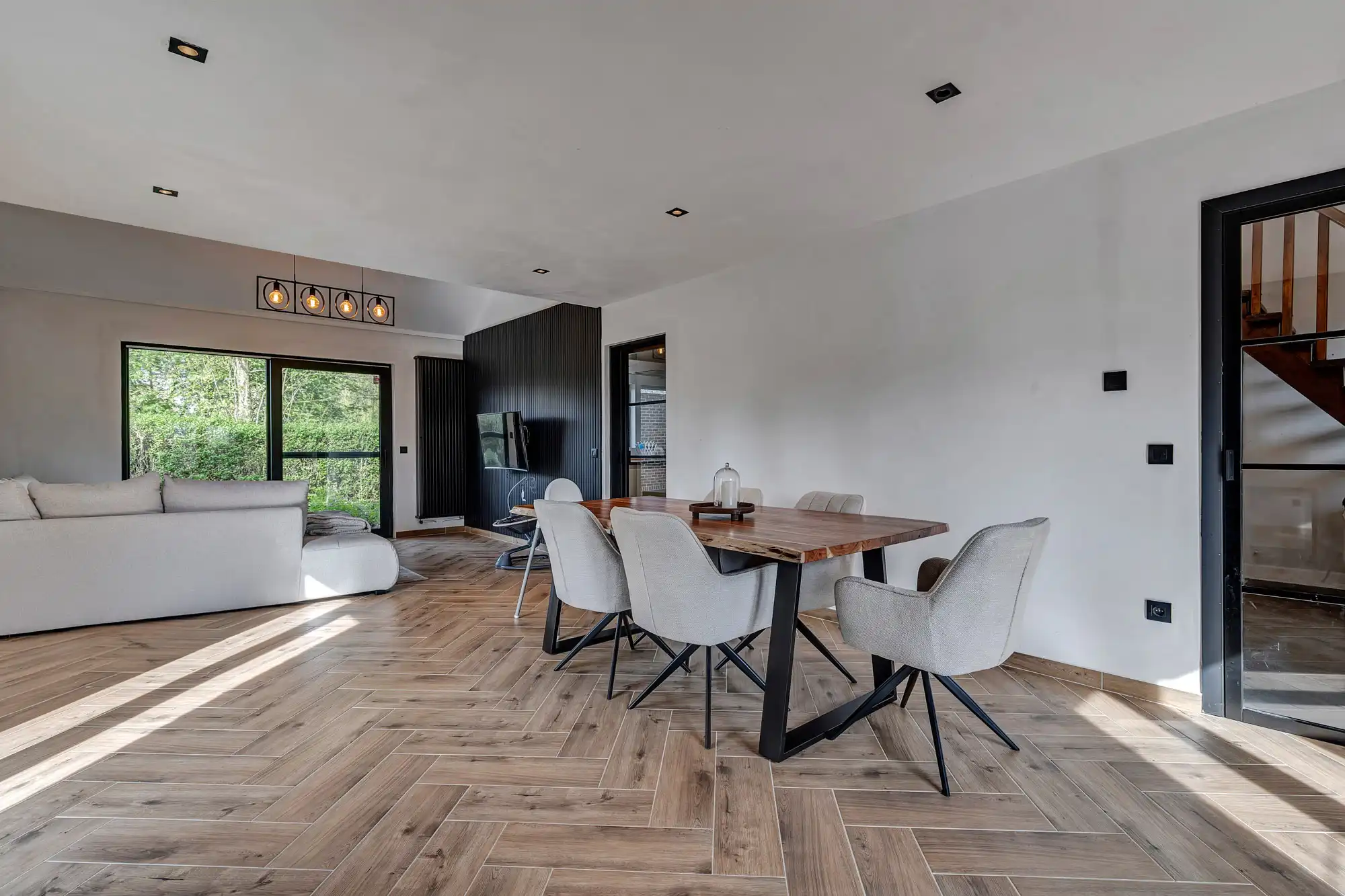 Ruime 4 slaapkamerwoning in hartje Zomergem foto 4